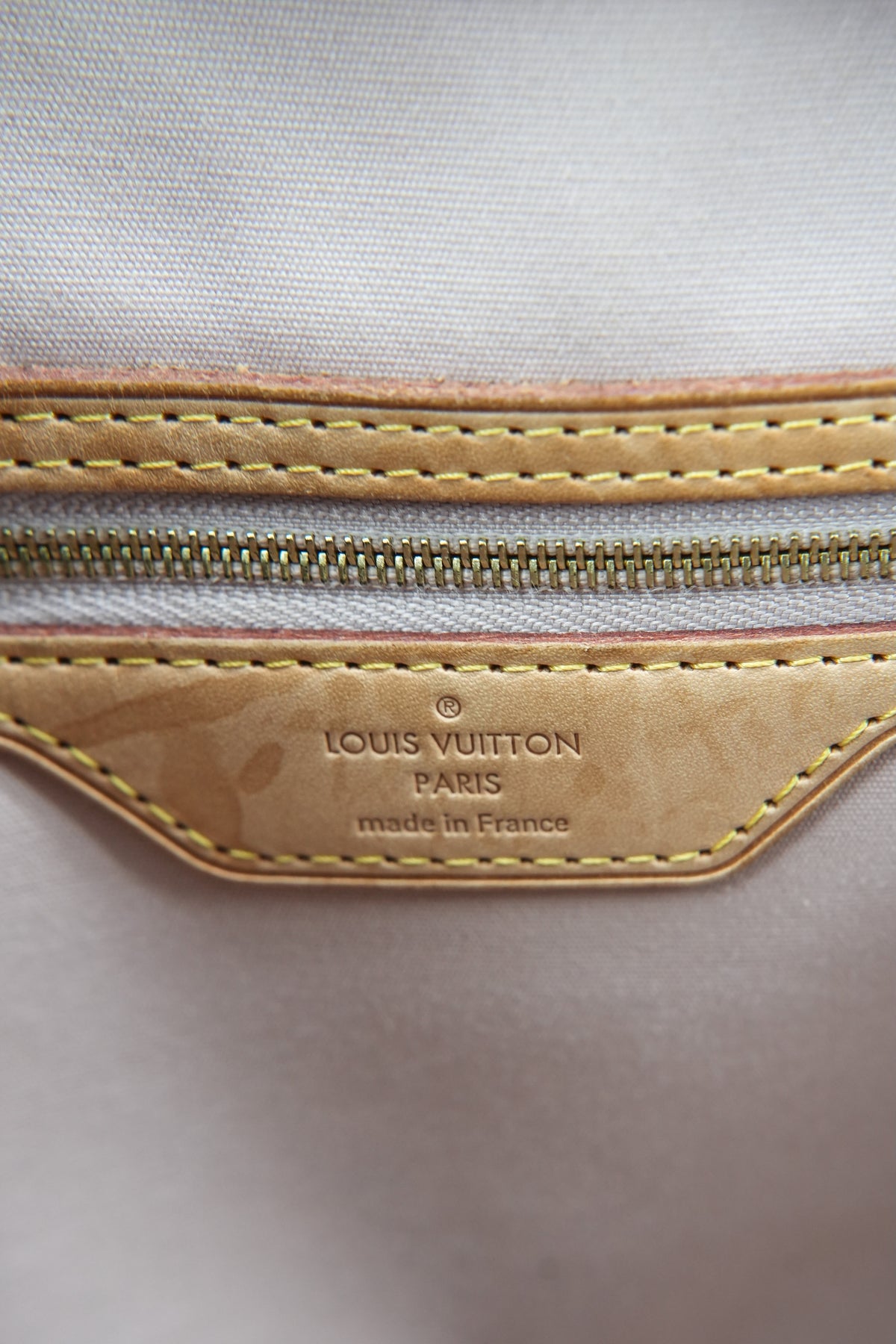 Louis Vuitton blanc corail Vernis Brea MM FL4153