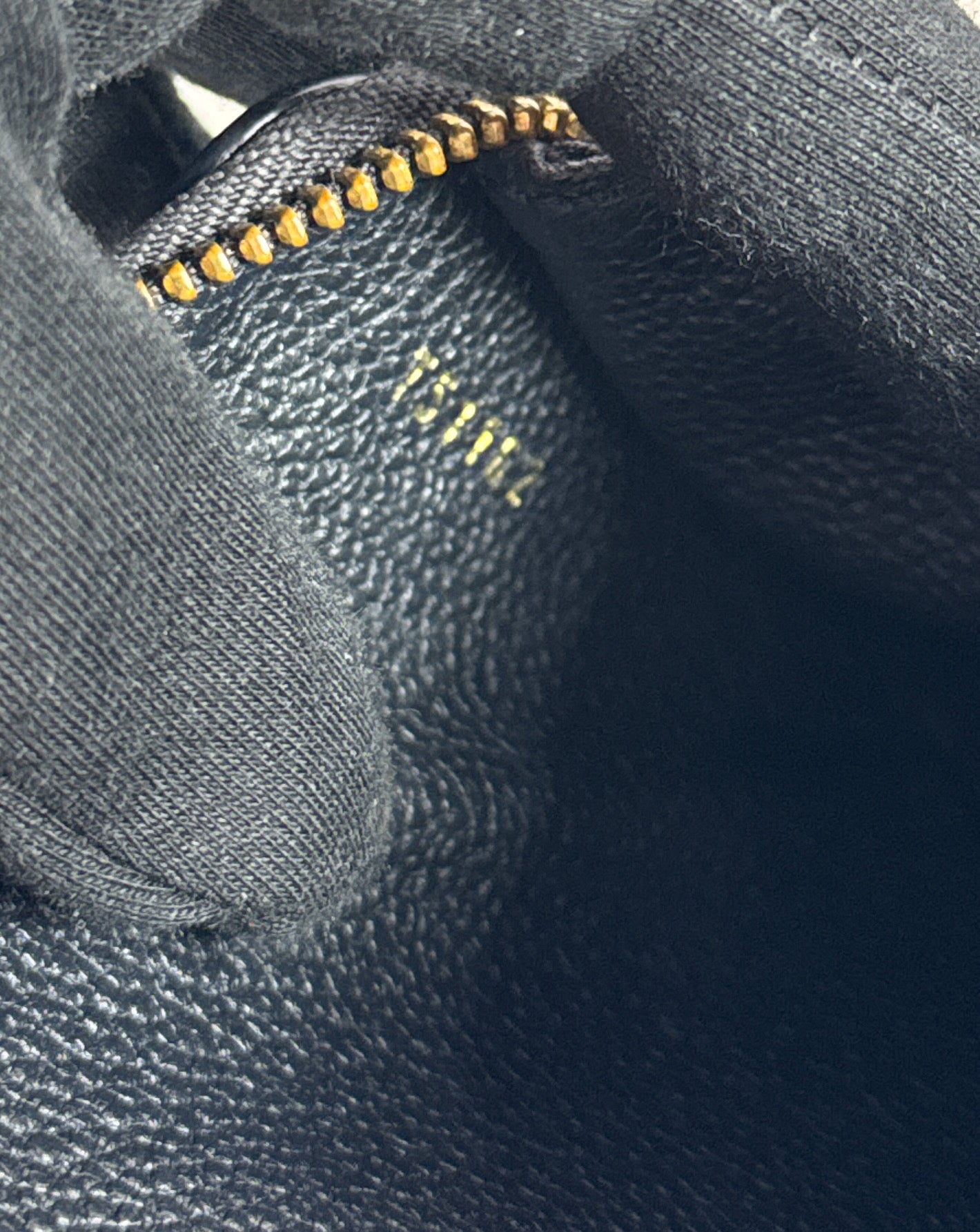 Louis Vuitton black empreinte leather zippy wallet TS1162