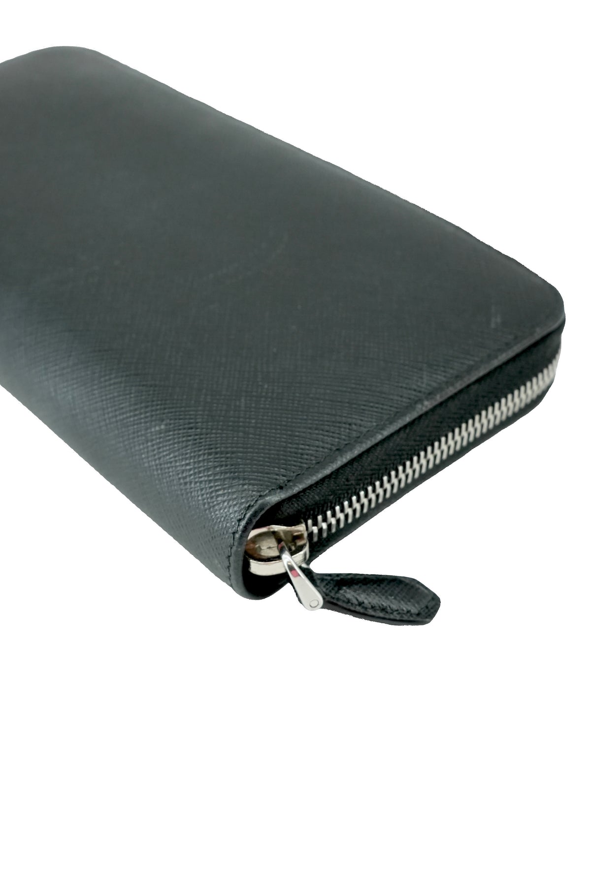 Prada black leather saffiano leather zip around 42