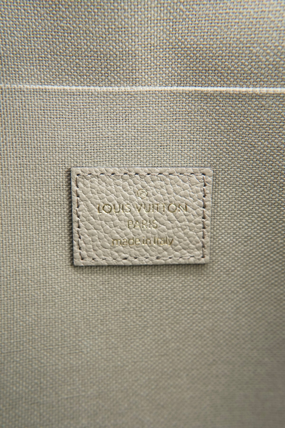 Louis Vuitton monogram empreinte Felicie pochette dove/cream NFC