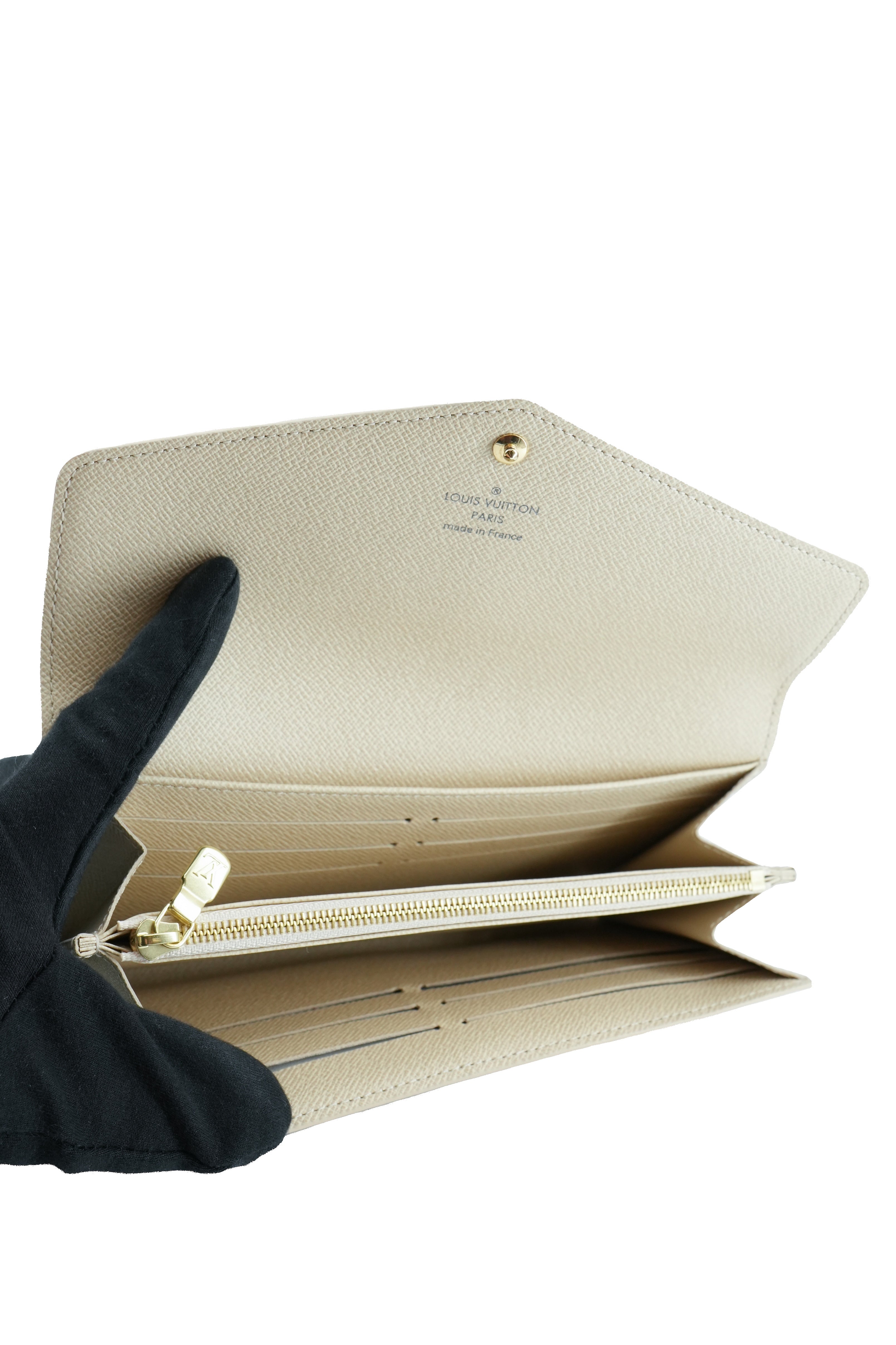 Louis Vuitton damier azur Sarah wallet NFC