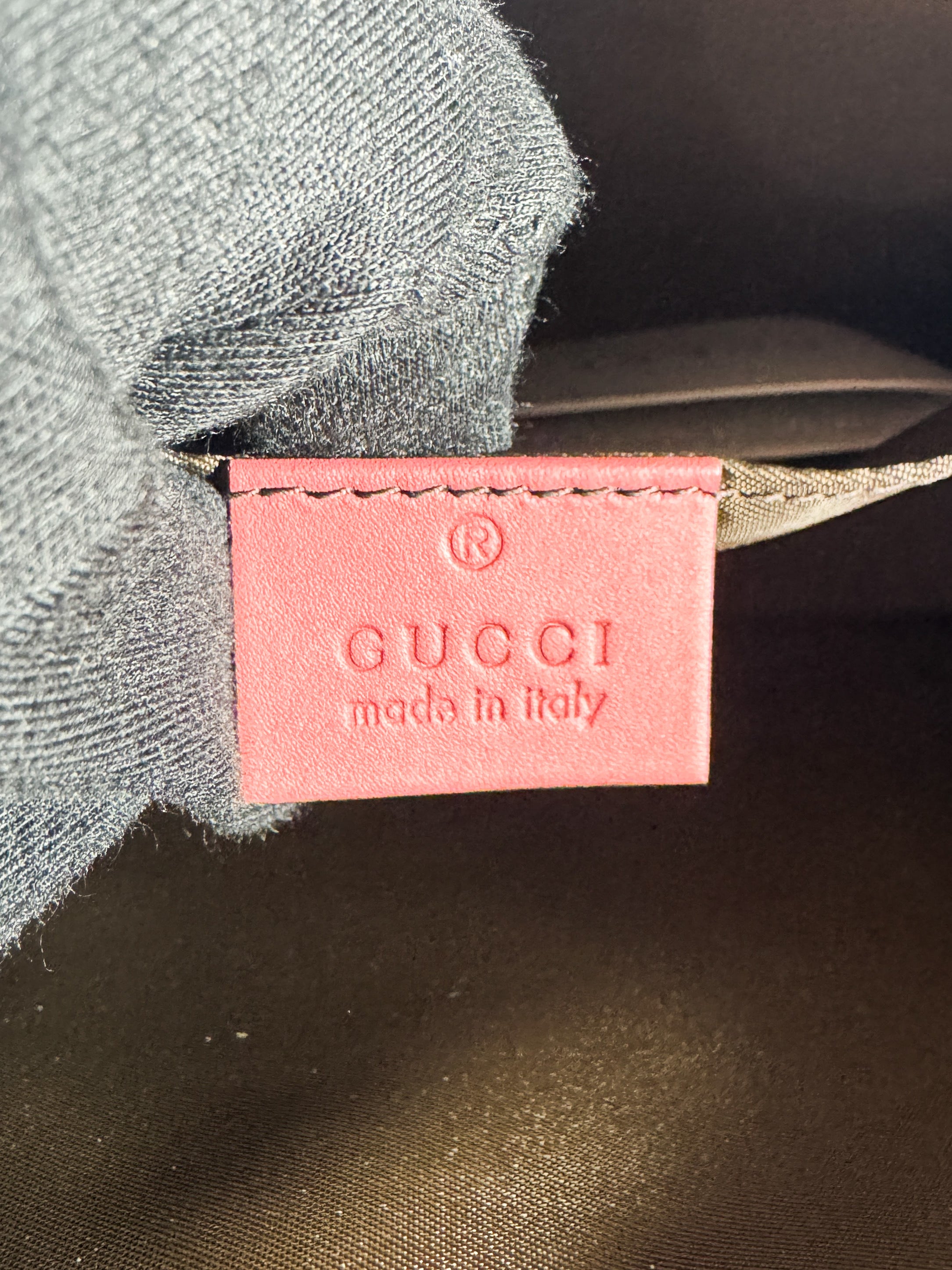 Gucci GG Supreme blooms large zip pouch 430268 0416