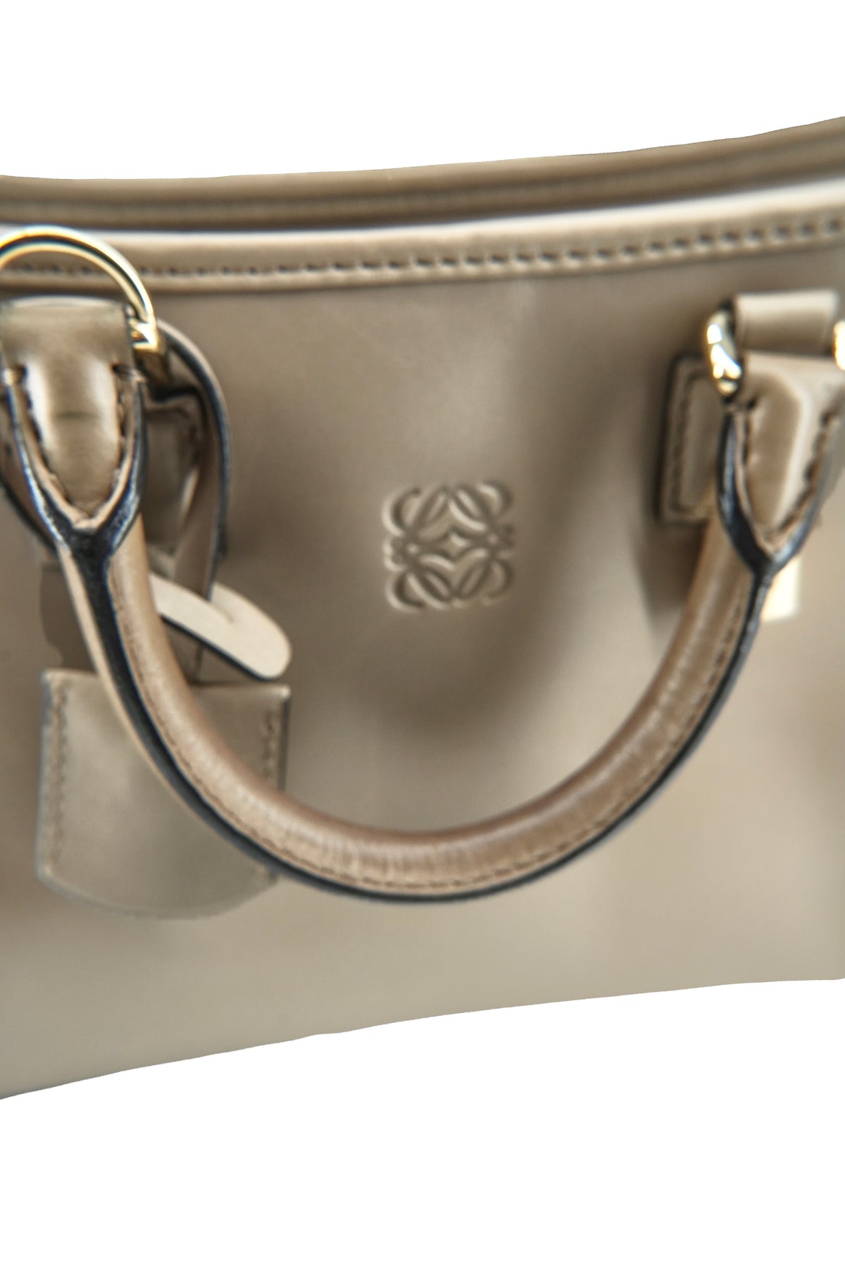 Loewe beige Amazona 23 01 1407