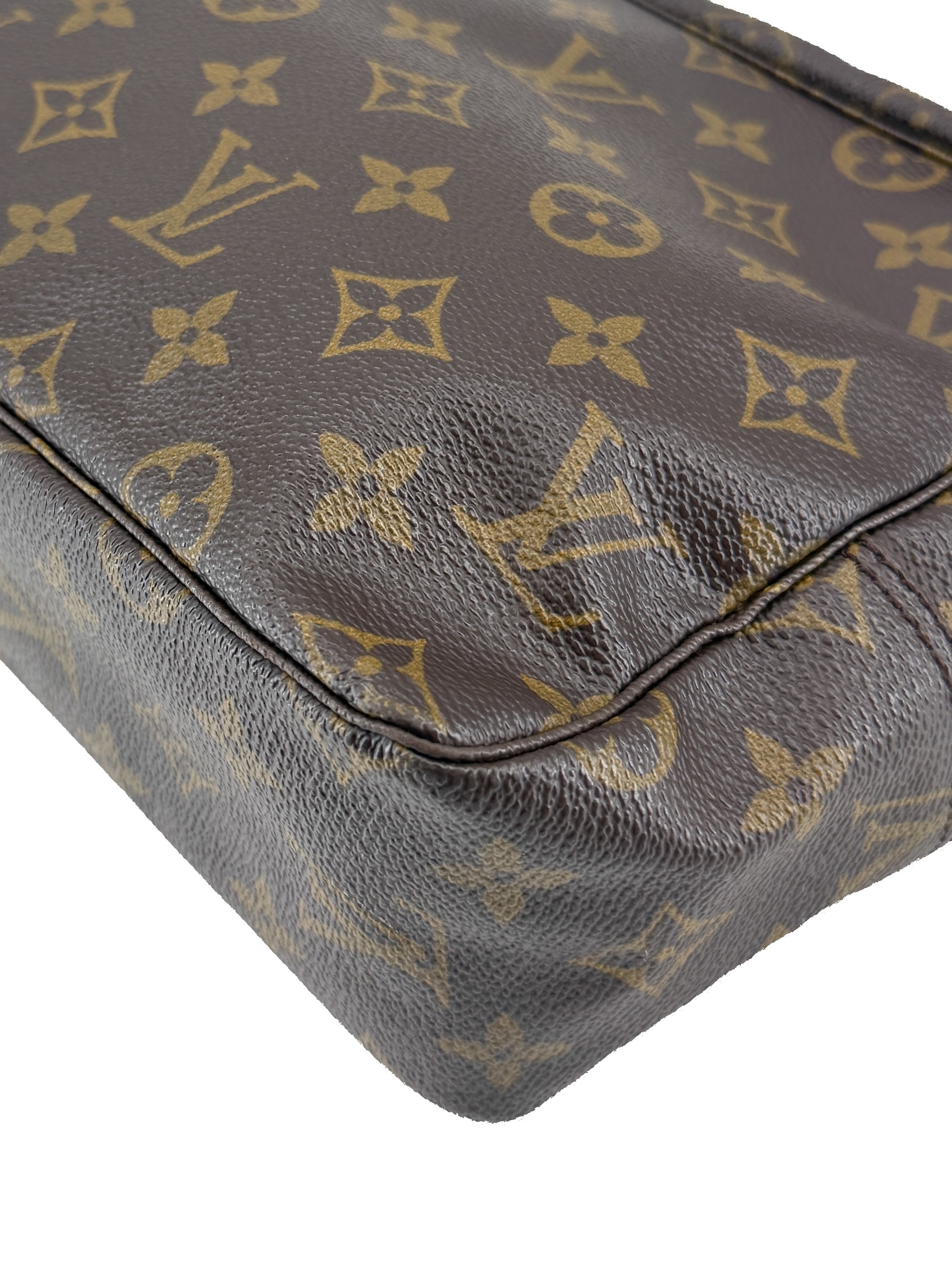 Louis Vuitton monogram Trousse Toilette 28