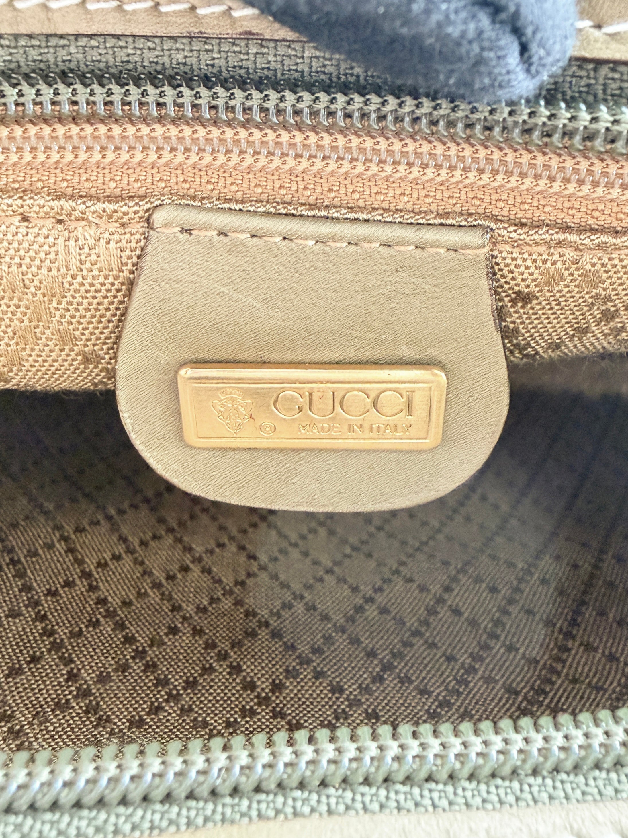 Gucci vintage olive leather clutch 004-261-0420