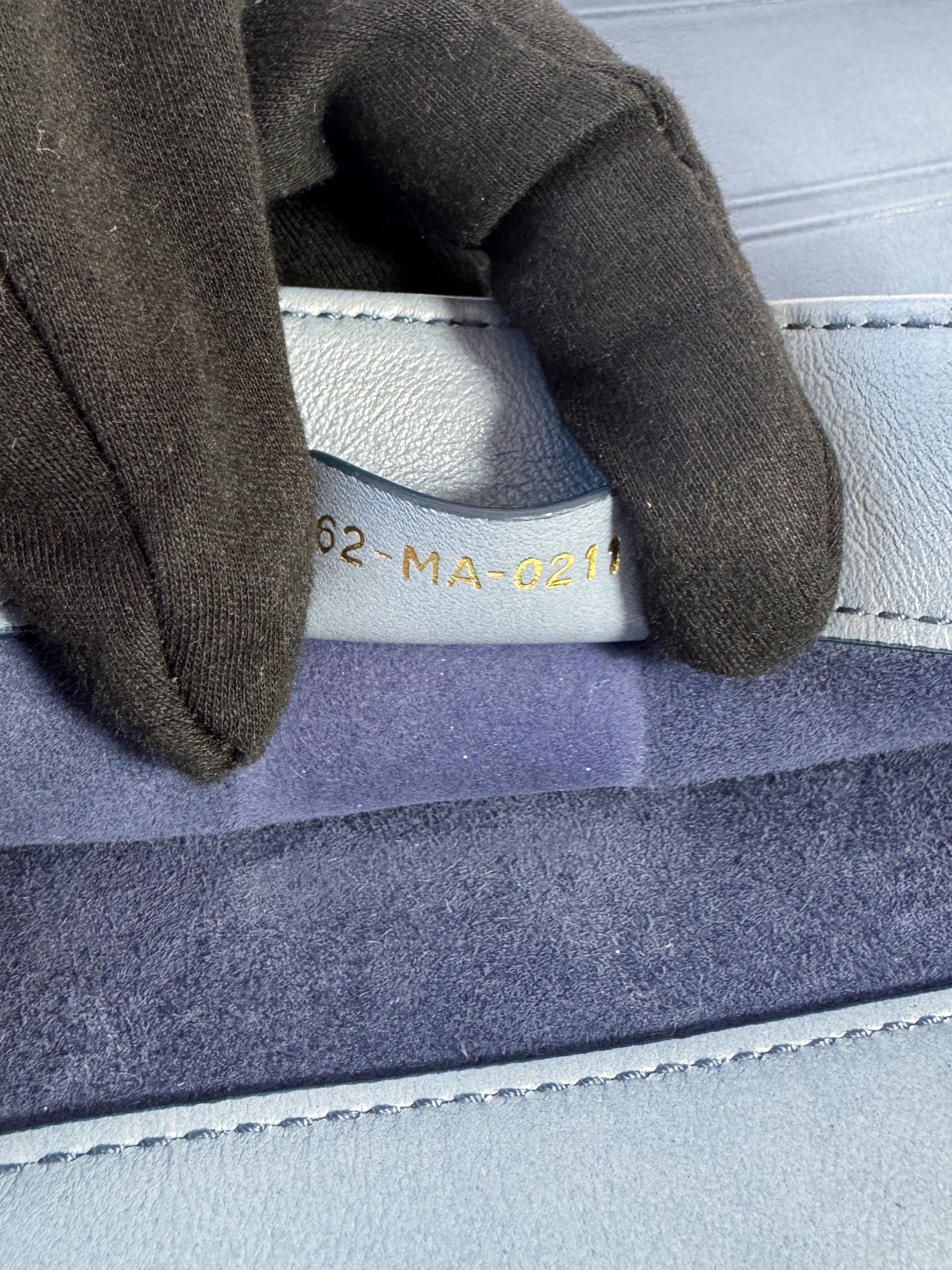 Christian Dior blue leather ombre book tote 62-MA-0211