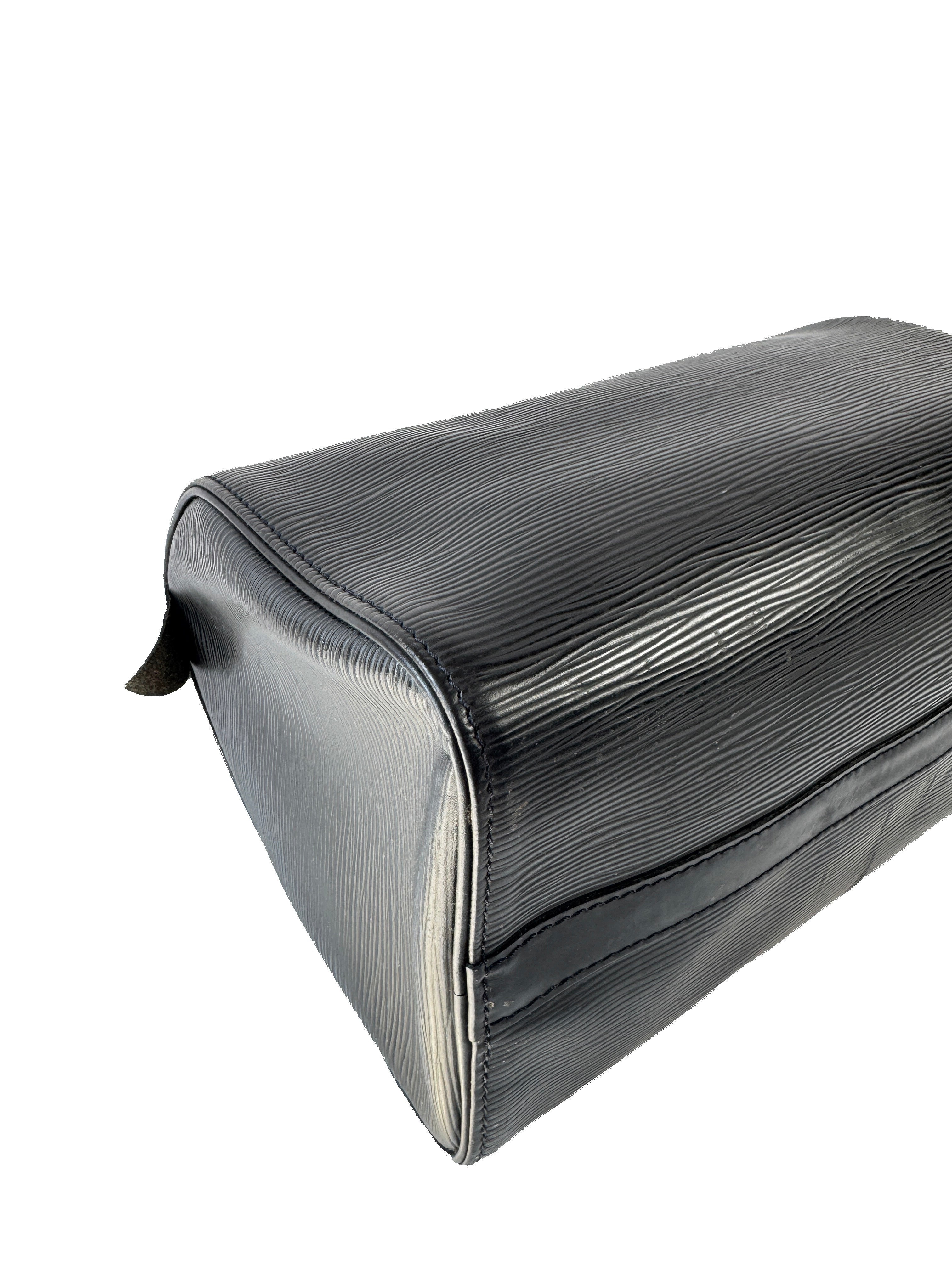 Louis Vuitton black epi speedy 25 SP0035