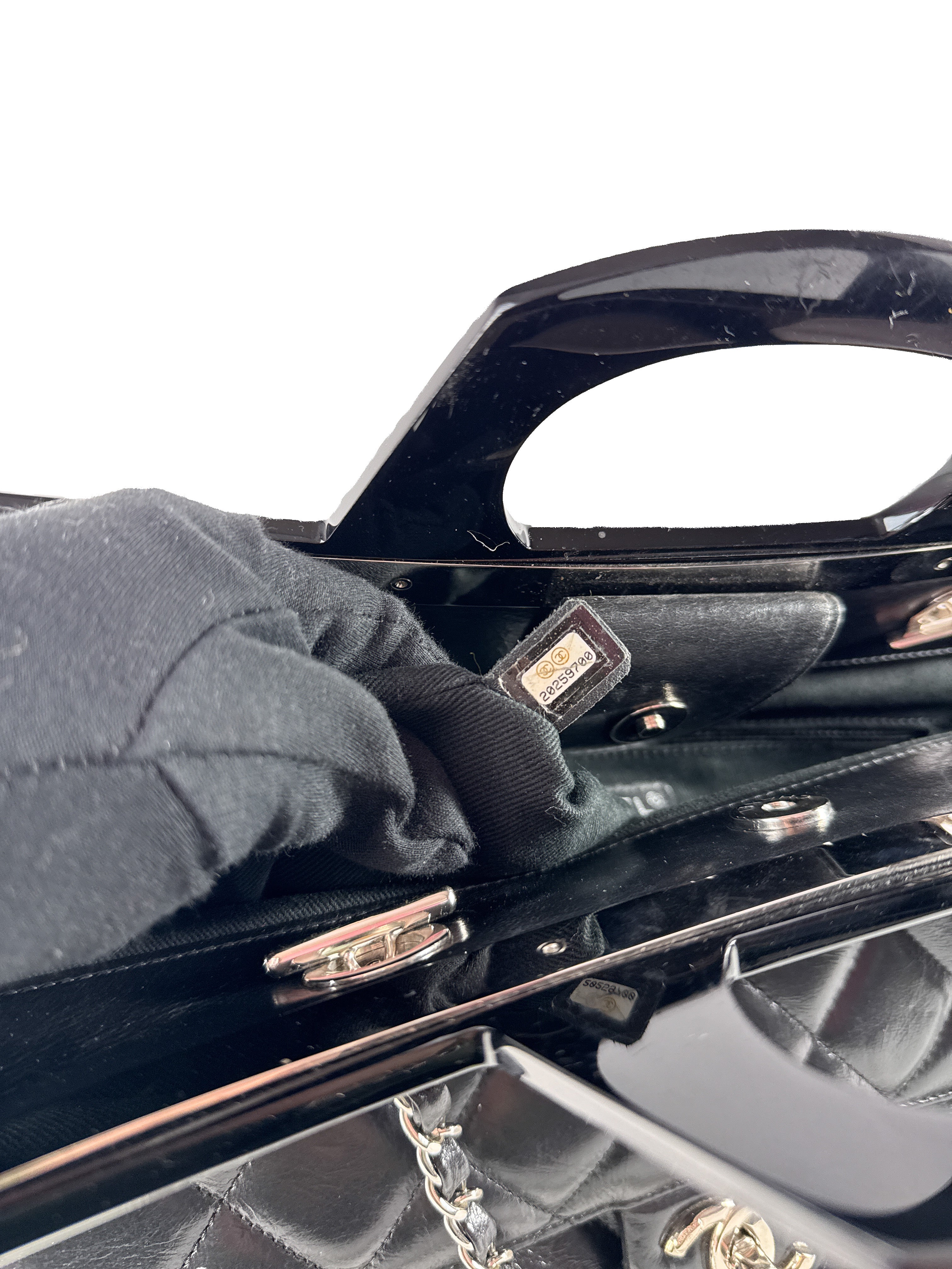 Chanel black CC delivery flap 20259700