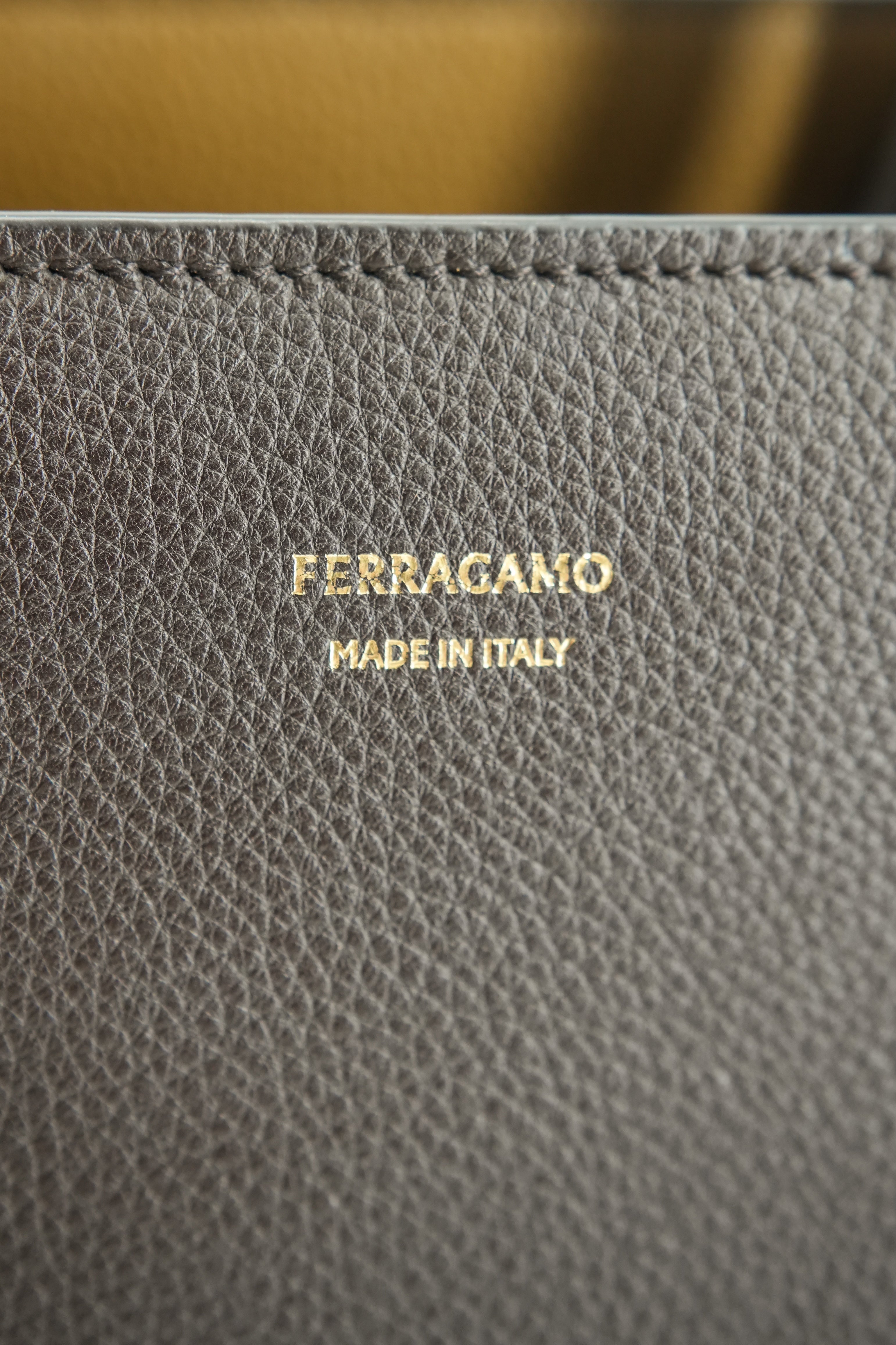 Salvatore Ferragamo calfskin medium Hug bag brown DY-5608