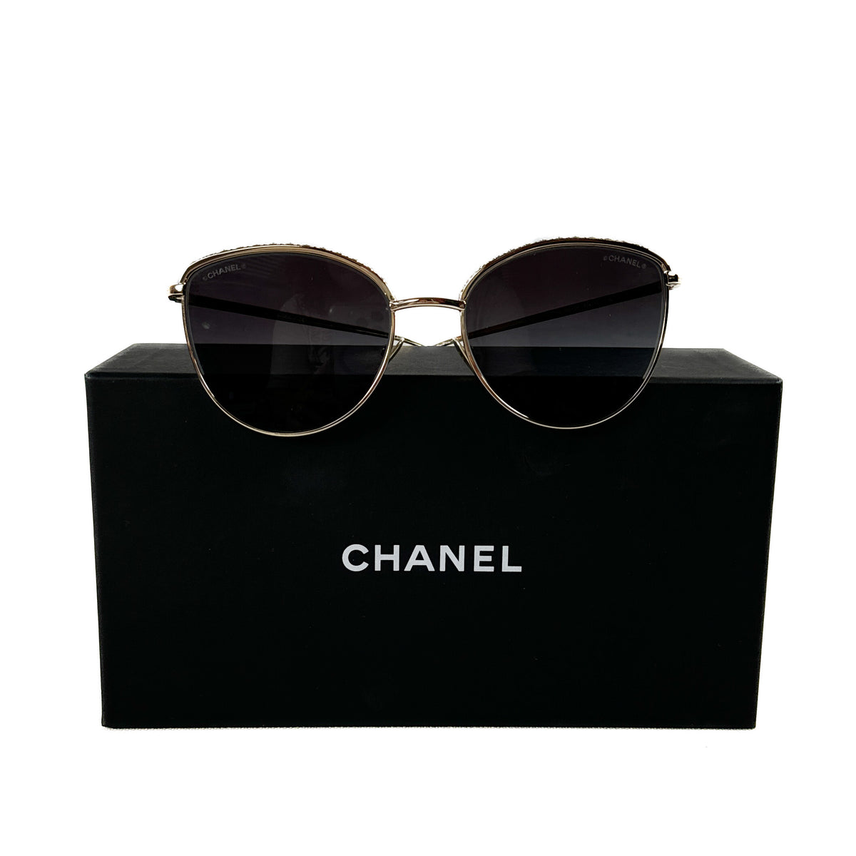 Chanel gold and brown aviator sunglasses with black hard case All Sunglasses – Think Vintage ltd main image 3