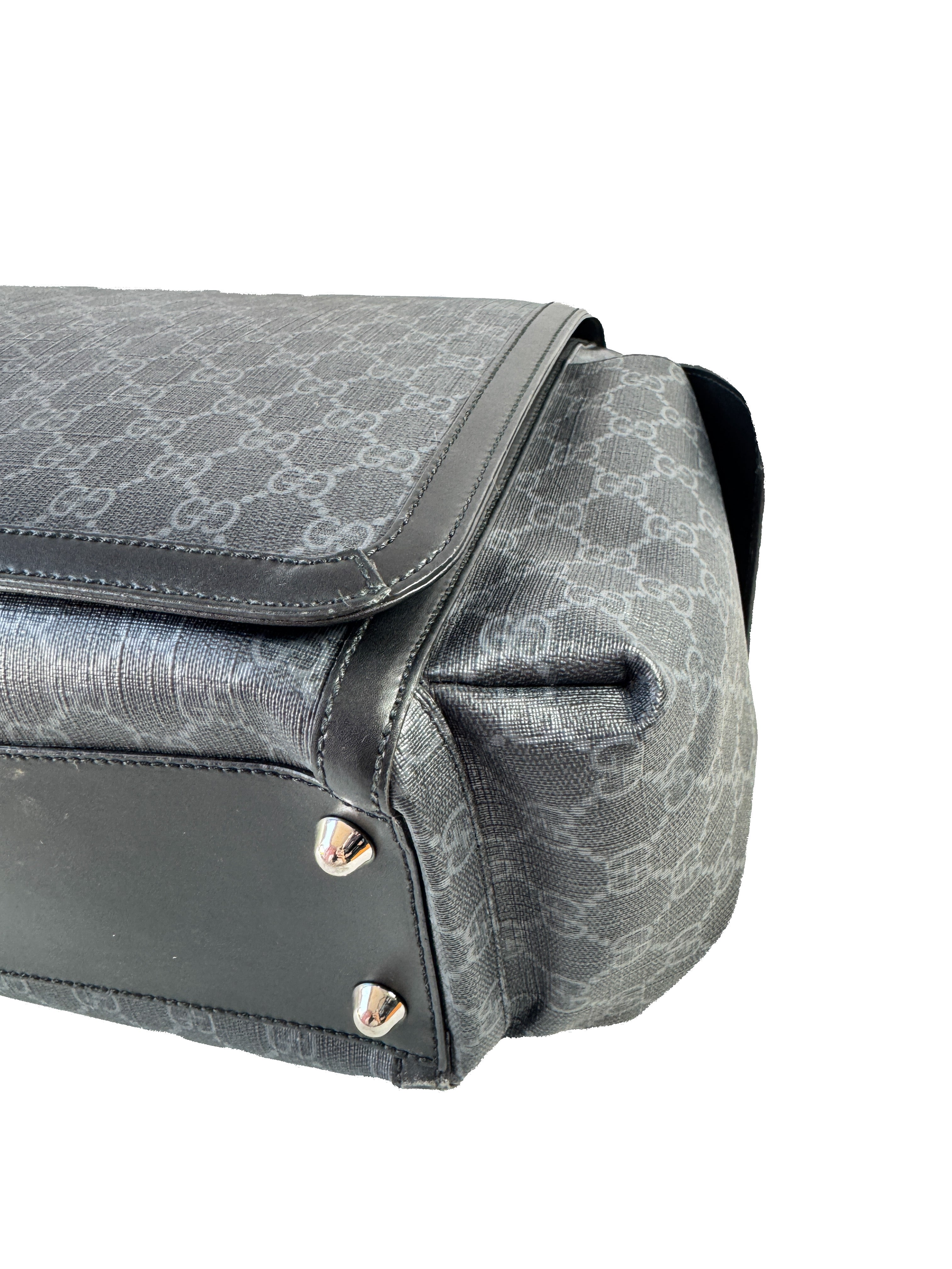 Gucci black GG Supreme changing bag 495909 525040