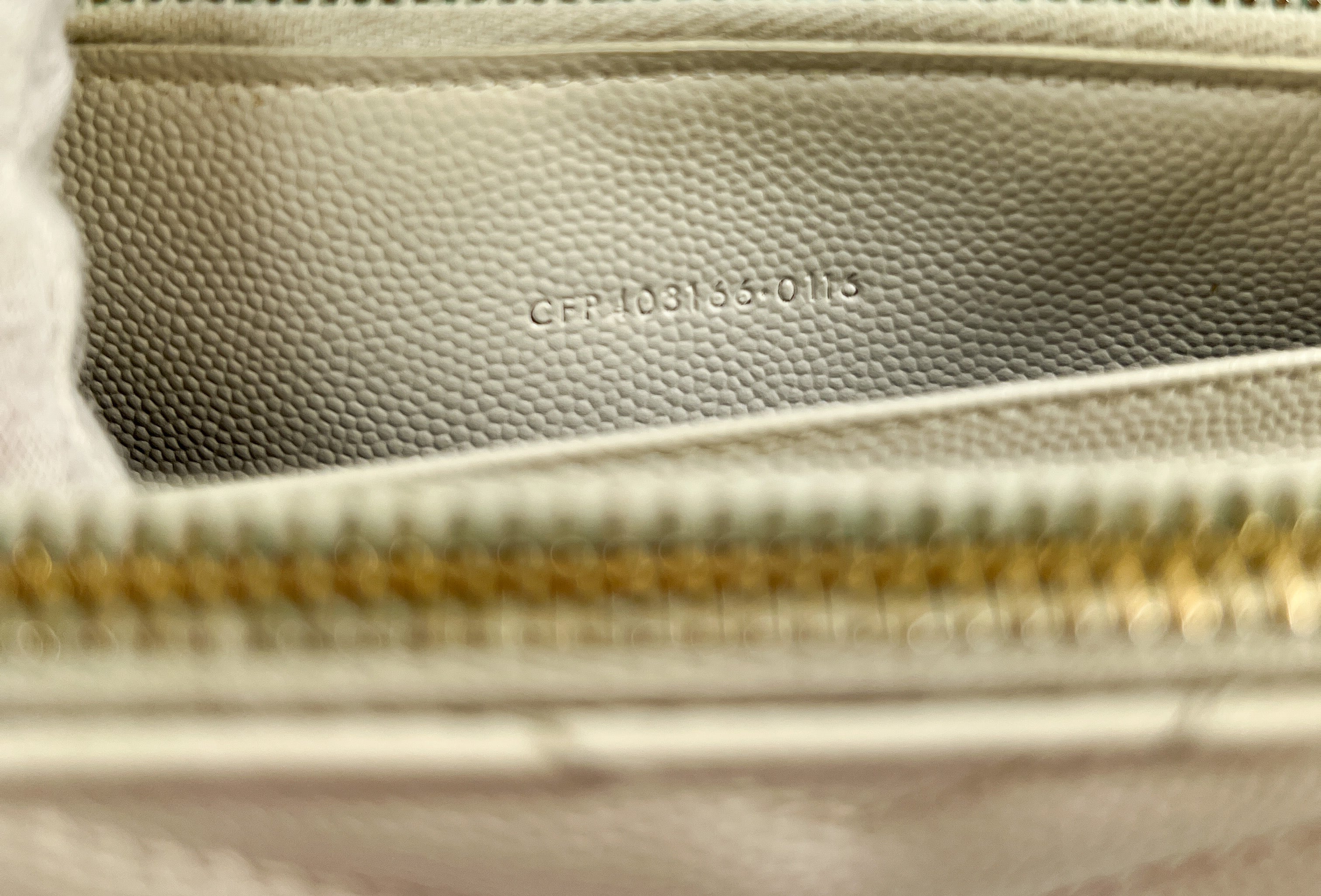 Saint Laurent off white Grain De Poudre Matelasse Chevron Double Zip Wallet