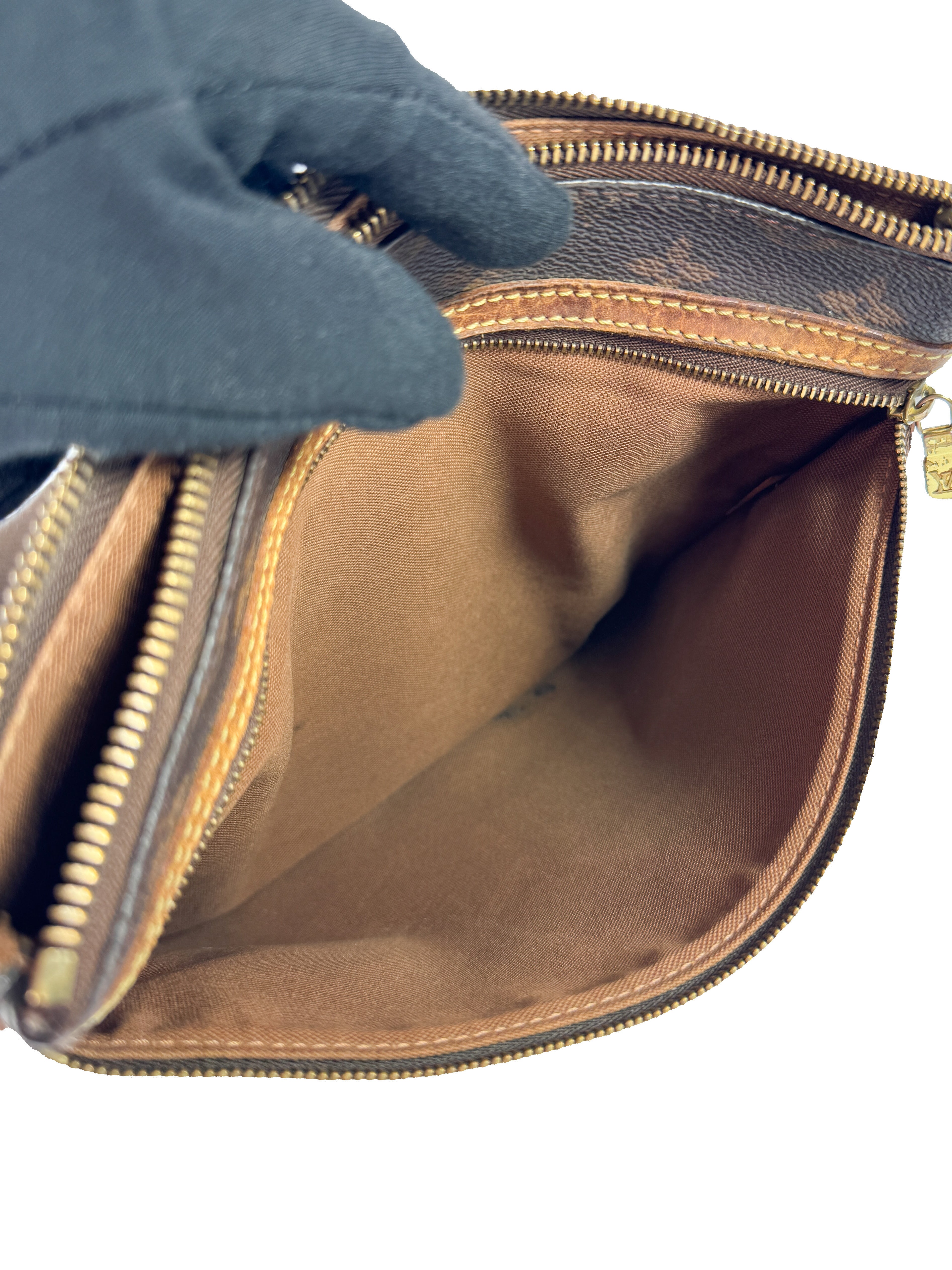 Louis Vuitton monogram pochette Bosphore crossbody MI1005