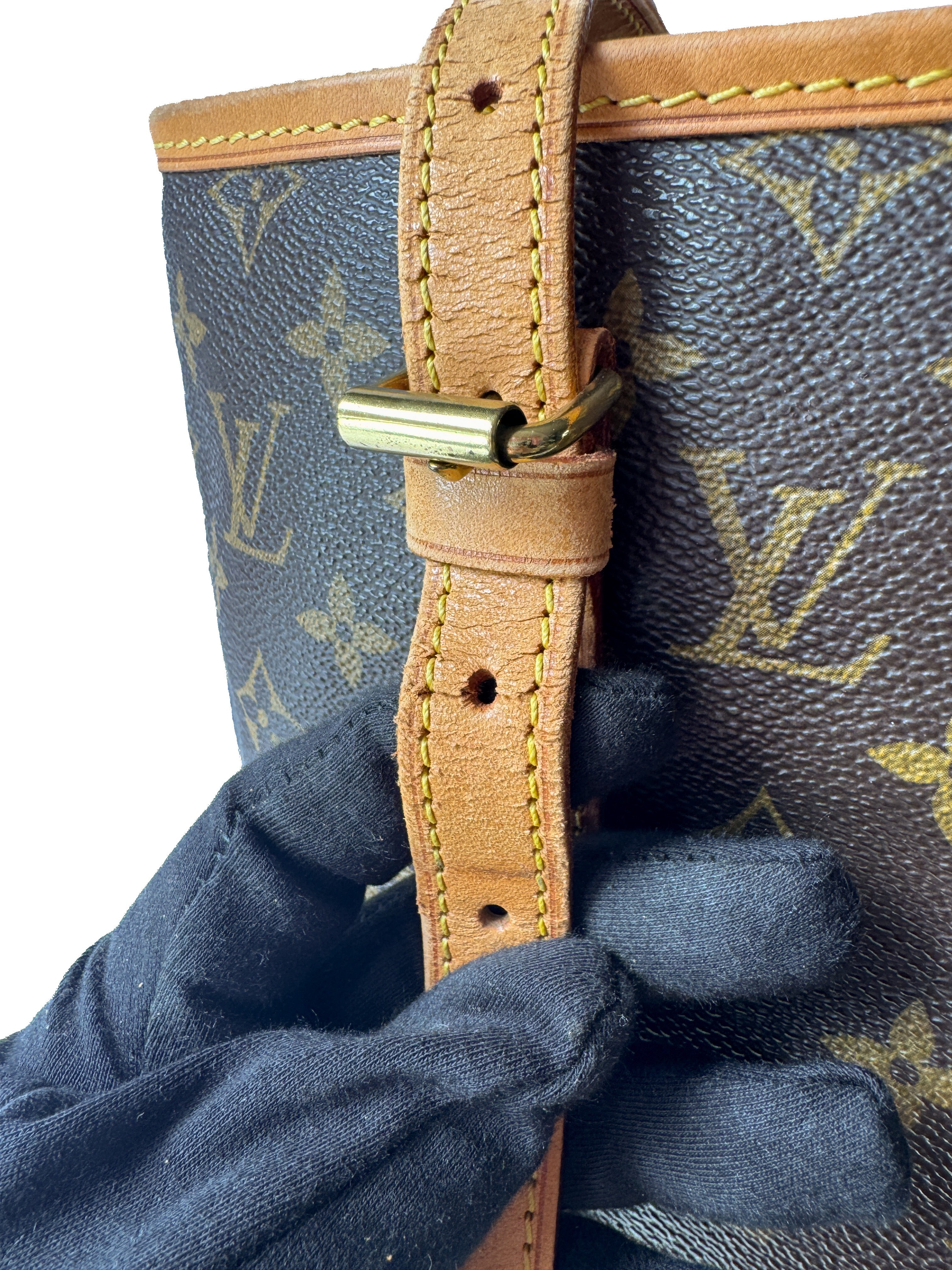 Louis Vuitton monogram bucket GM DK4088