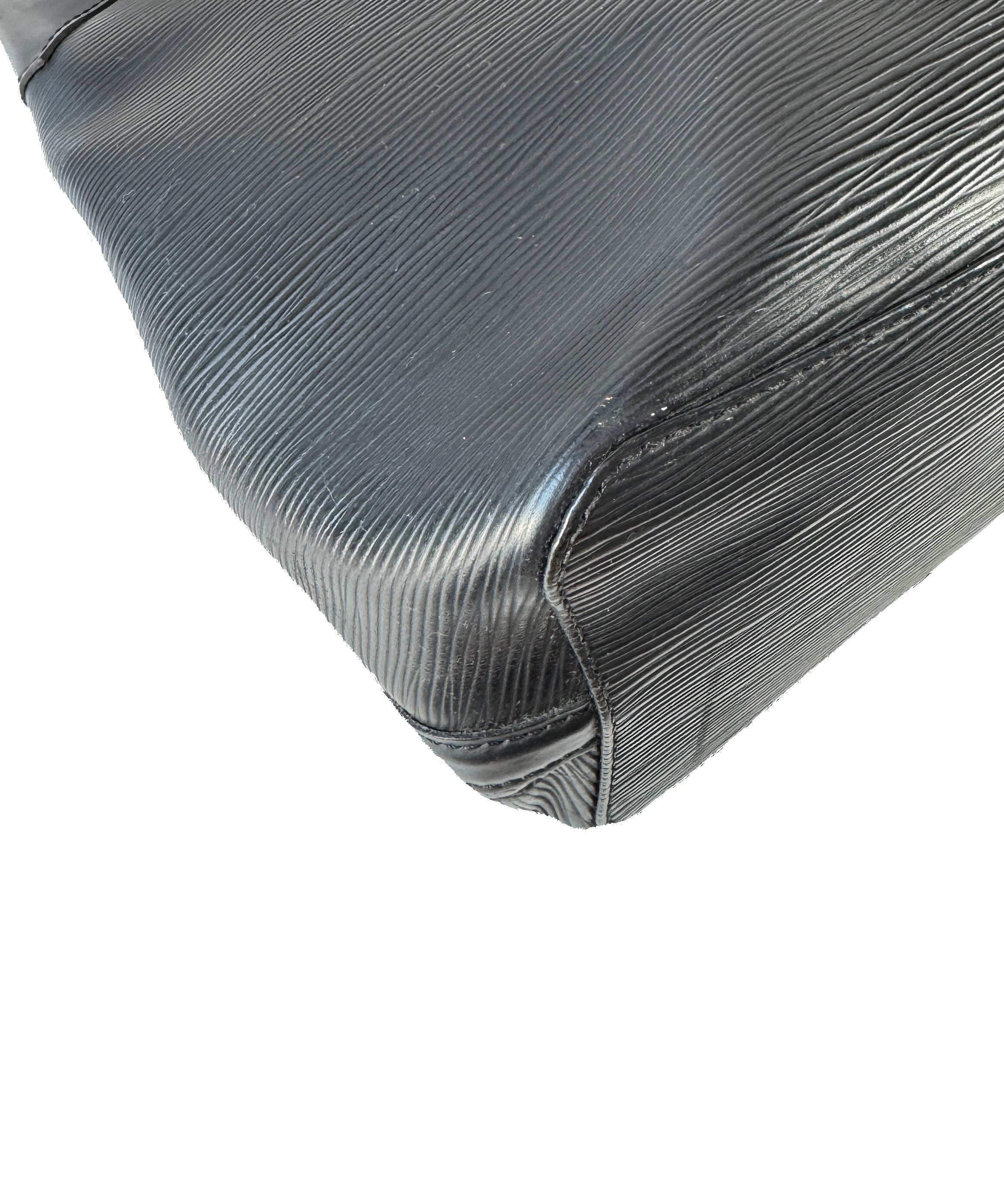 Louis Vuitton black epi Mandala MM FL0045