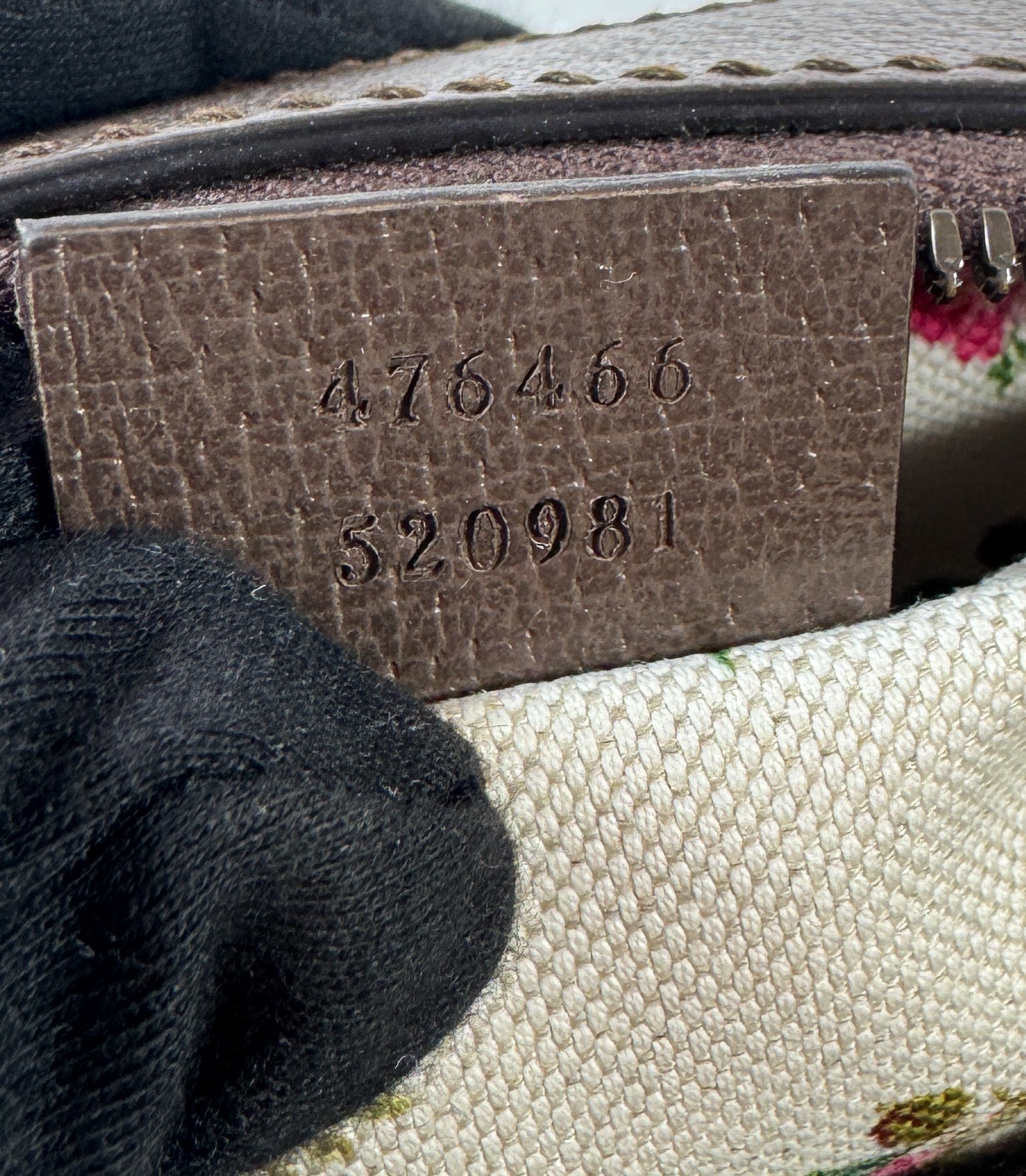 Gucci supreme neo vintage camera GG crossbody 476466520981