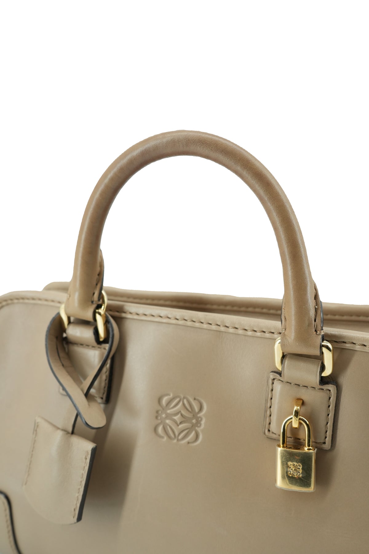 Loewe beige Amazona 23 01 1407