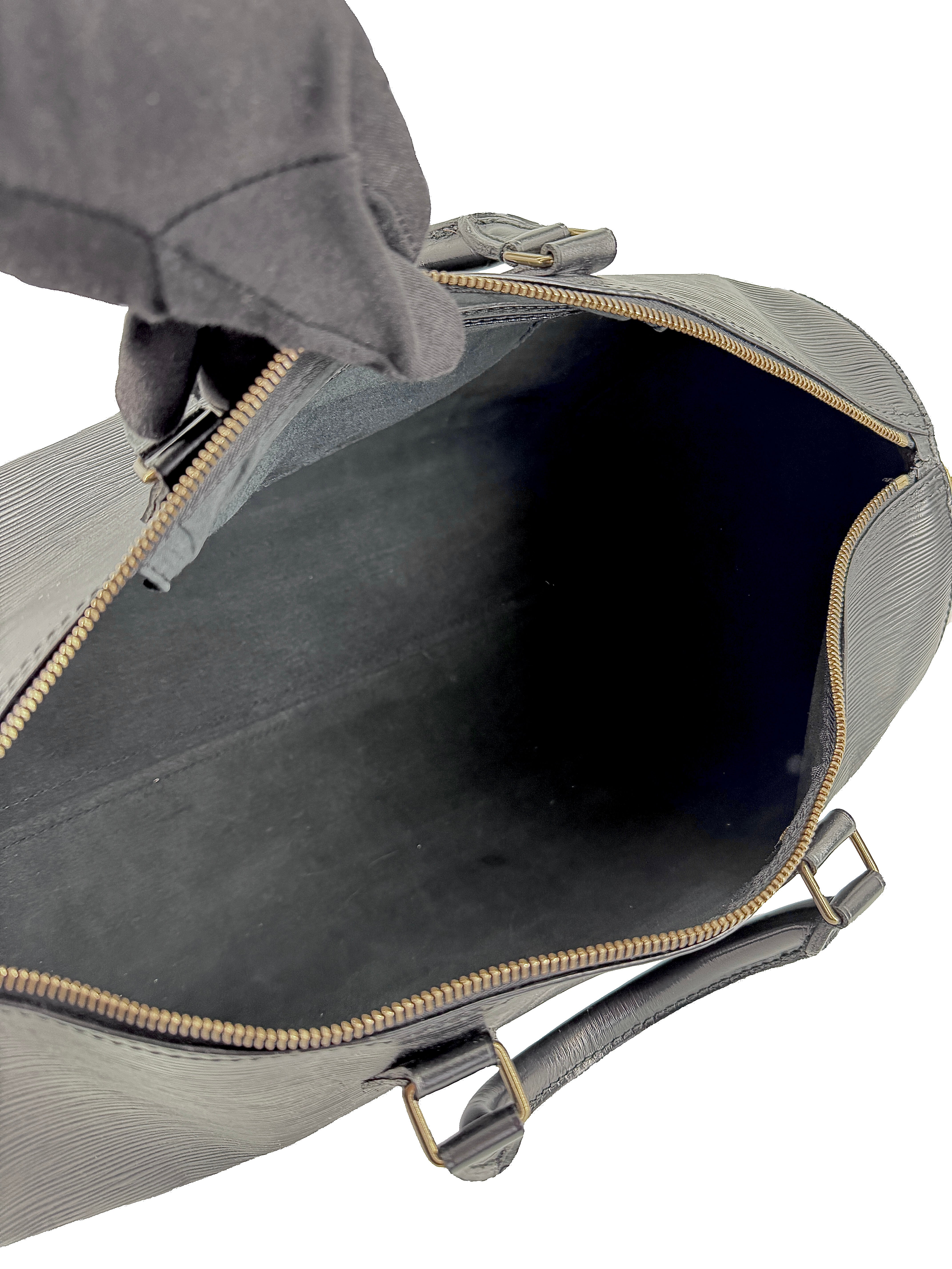 Louis Vuitton black epi Speedy 40 VI0921