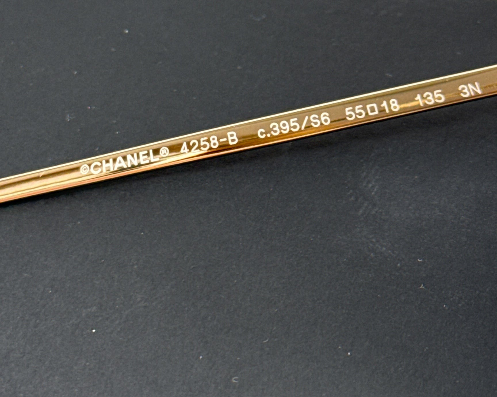 Chanel gold tone aviator sunglasses 4258-B box, case