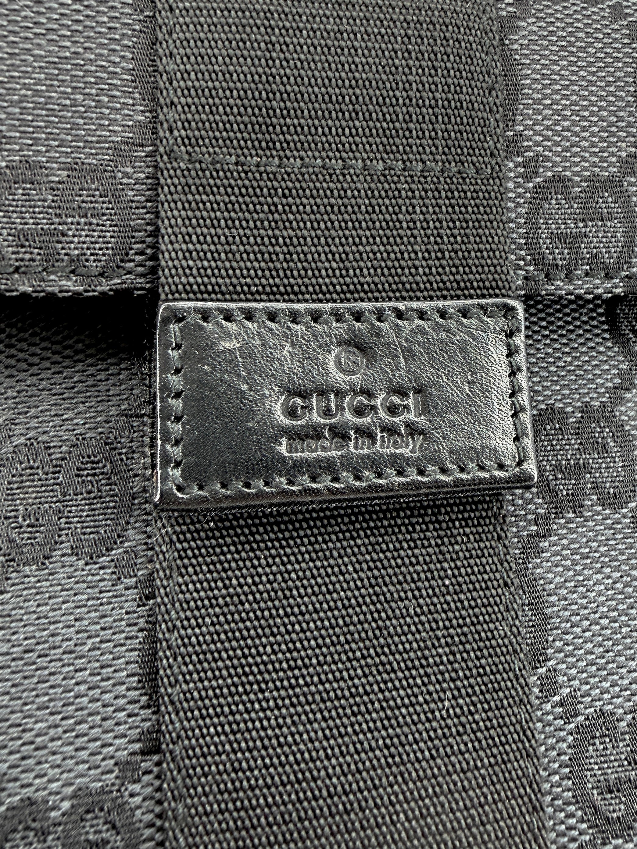 Gucci black signature canvas pouch 039-0992 01998