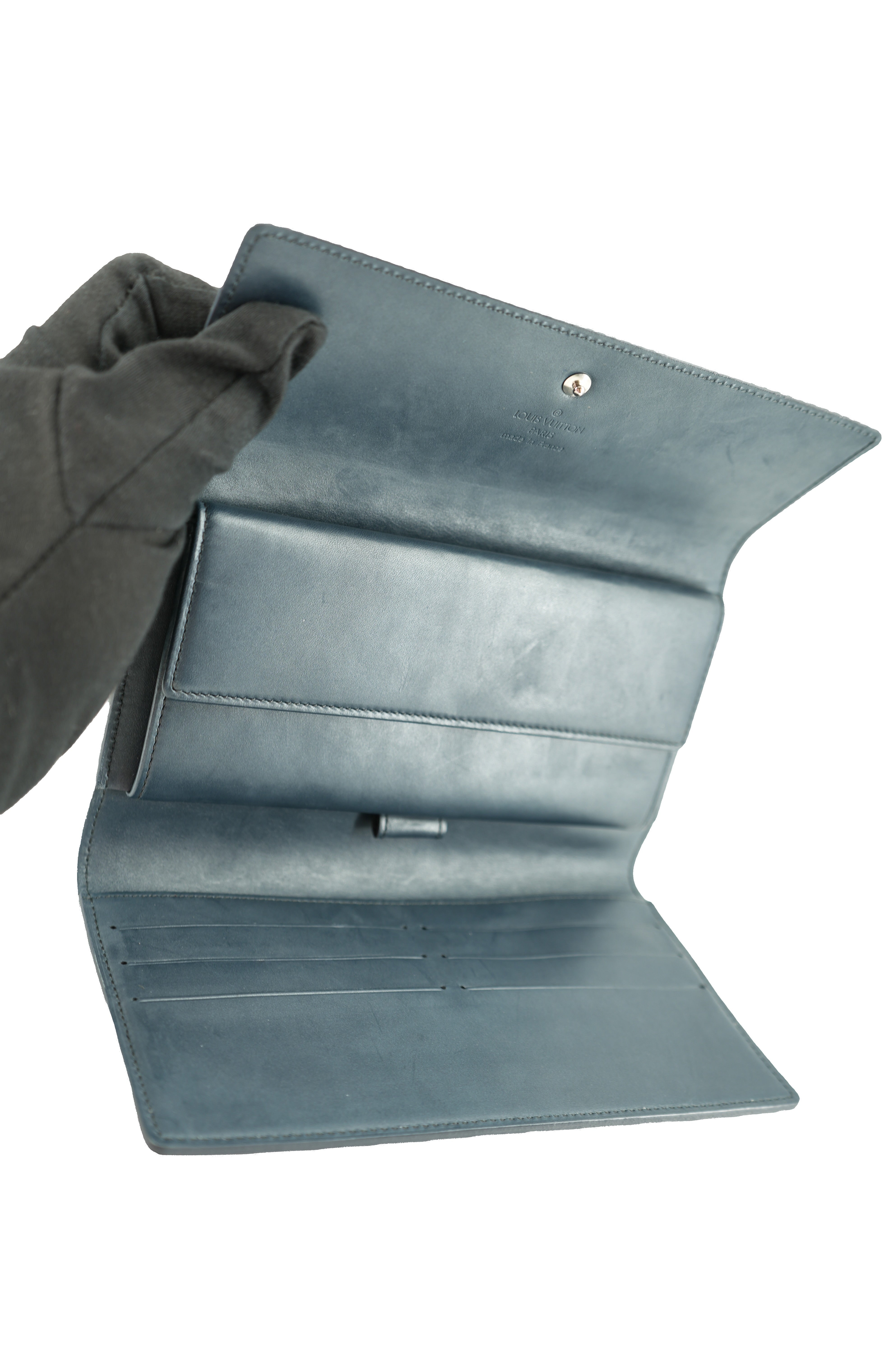 Louis Vuitton blue matte vernis long wallet TH0022