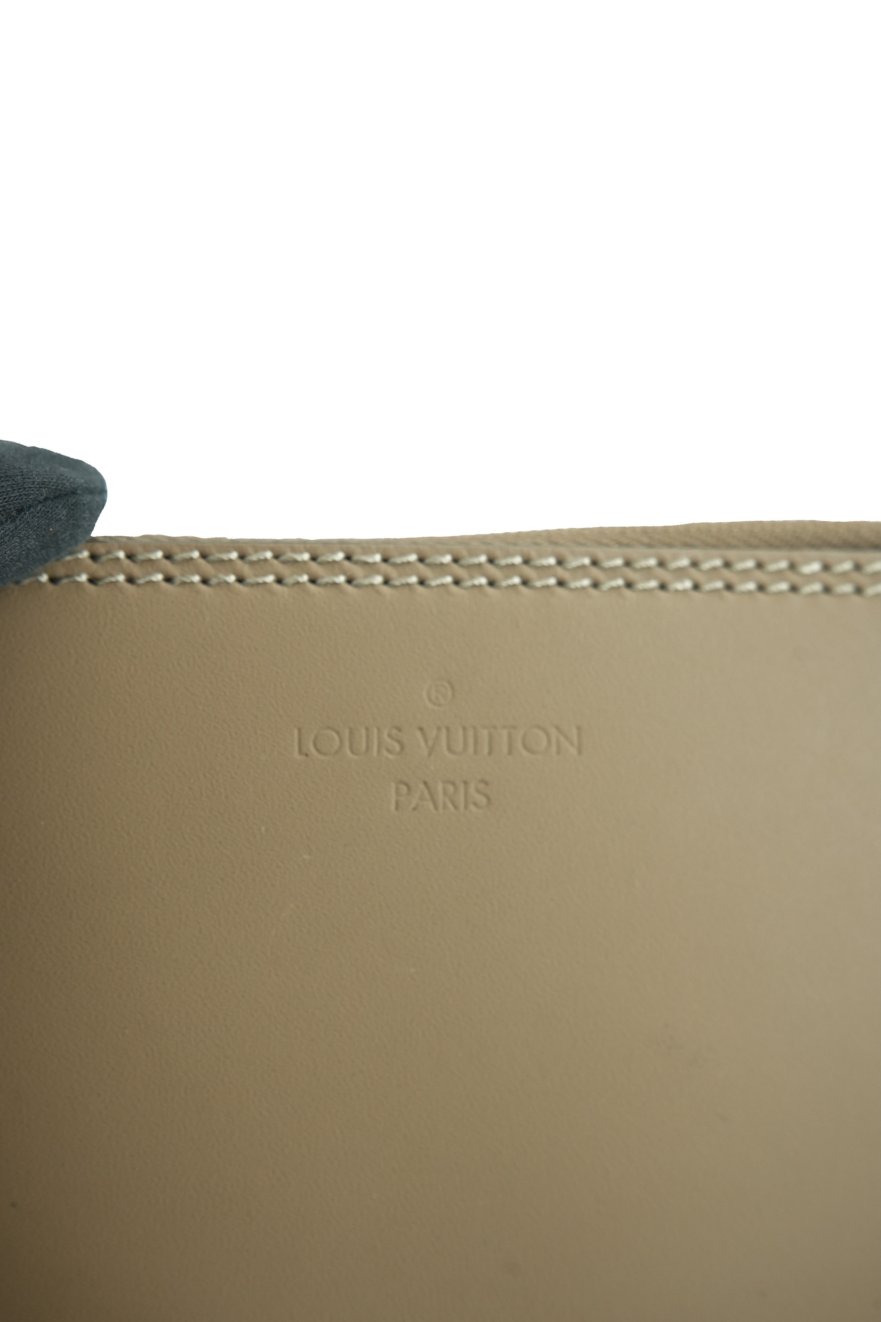 Louis Vuitton beige leather Hina zip pouch
