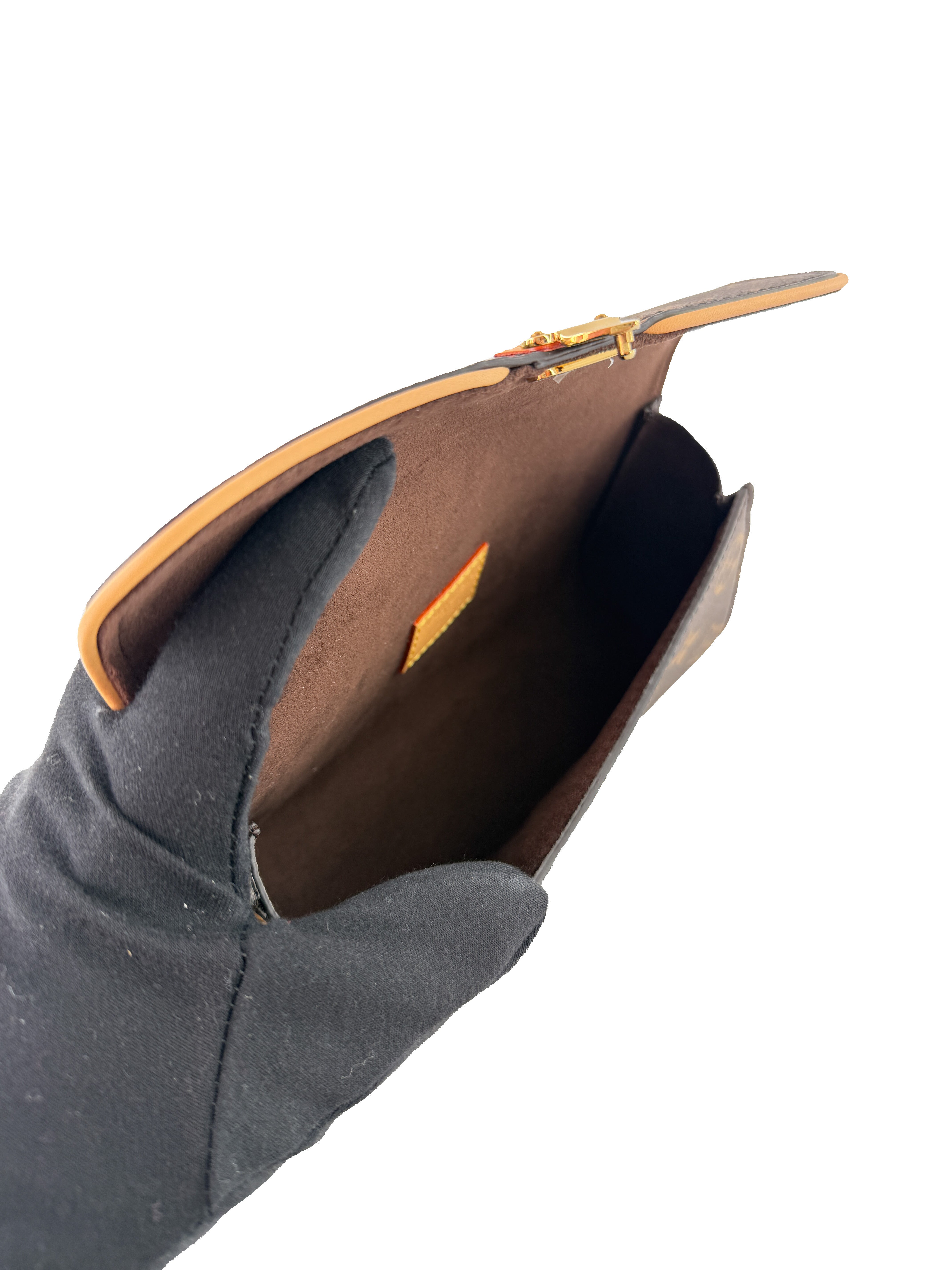 Louis Vuitton monogram pochette Camille NFC