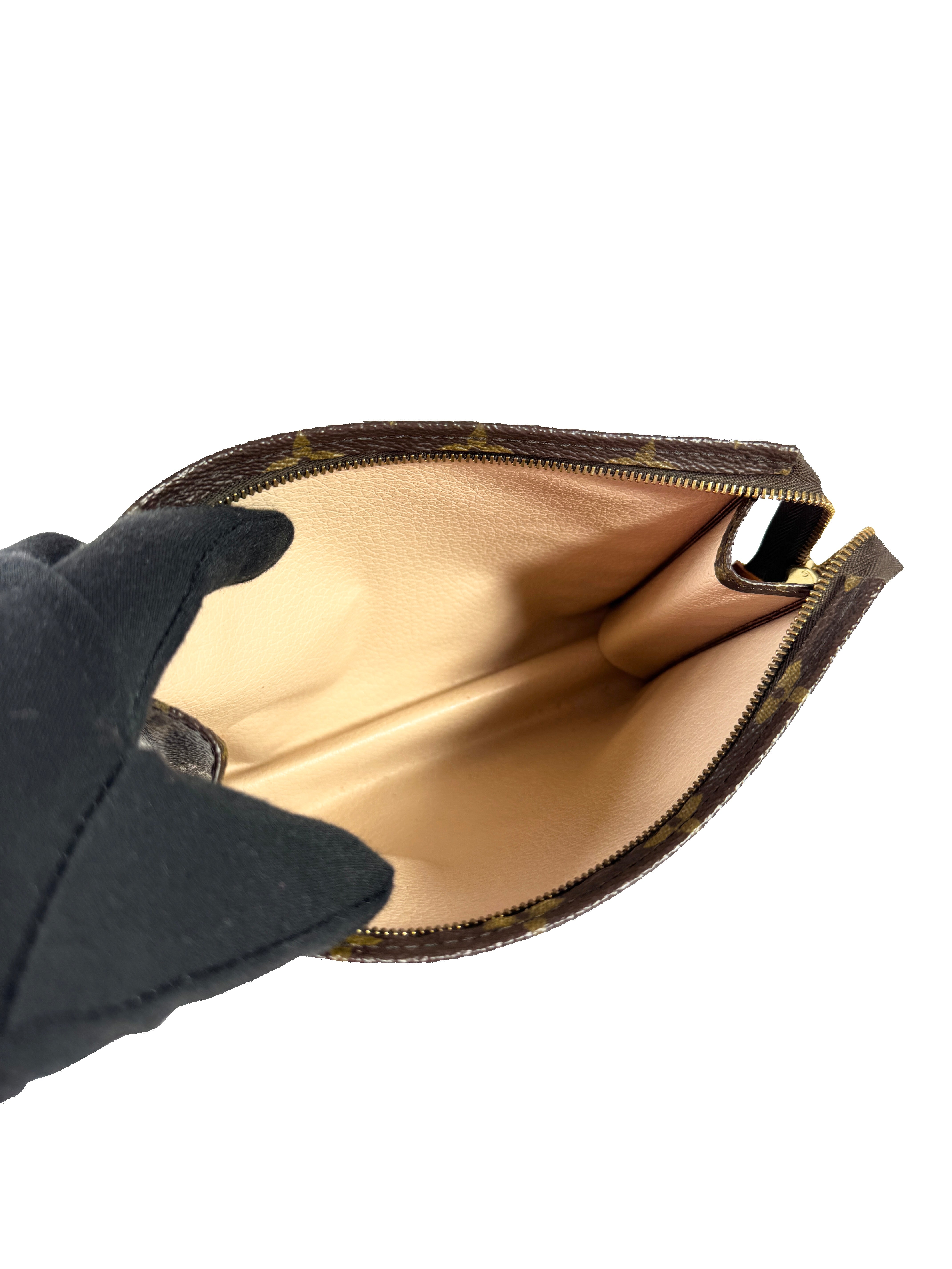 Louis Vuitton monogram vintage Toiletry Pouch 19 864 TH