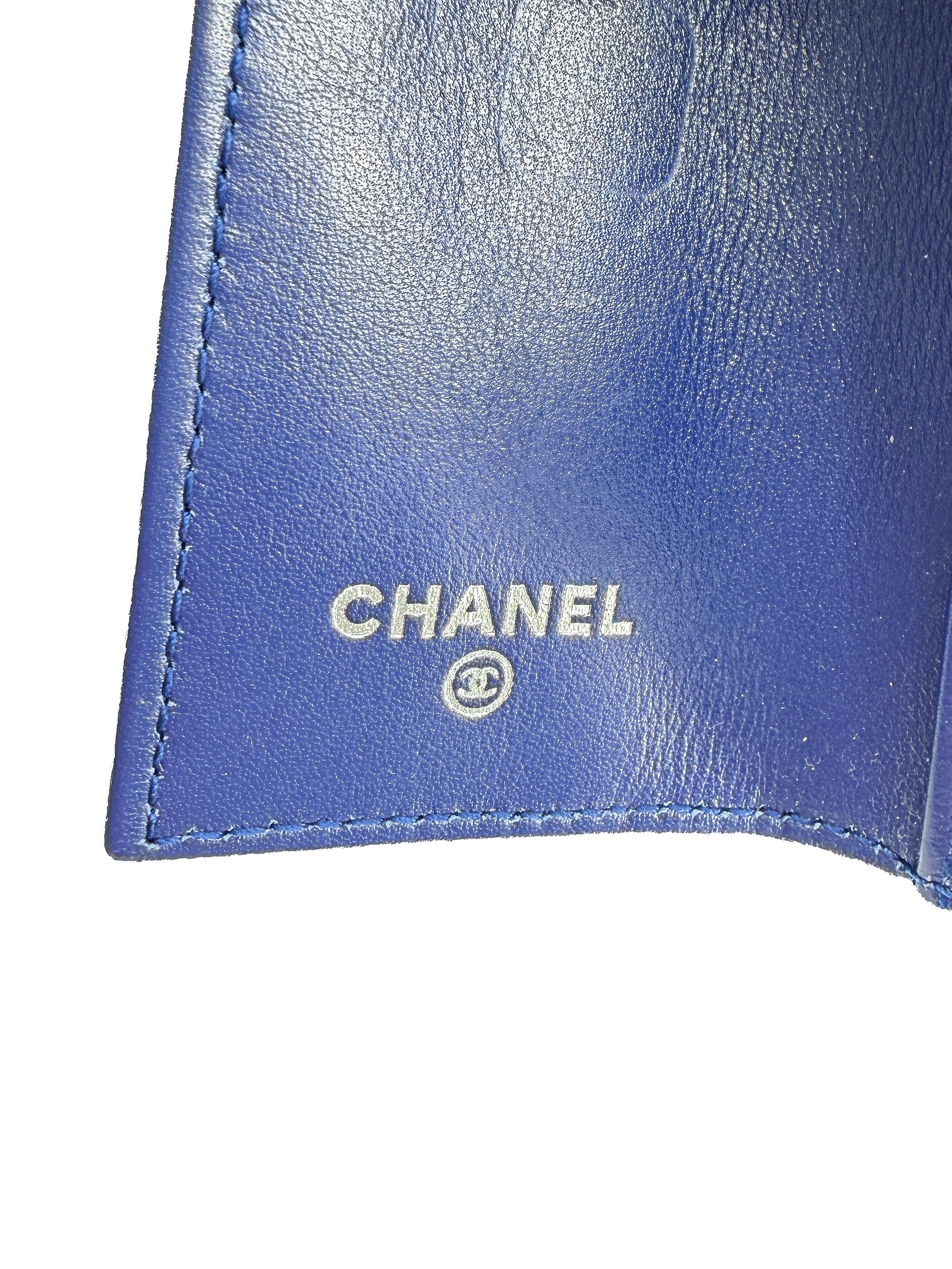Chanel navy blue quilted leather key case 16130969