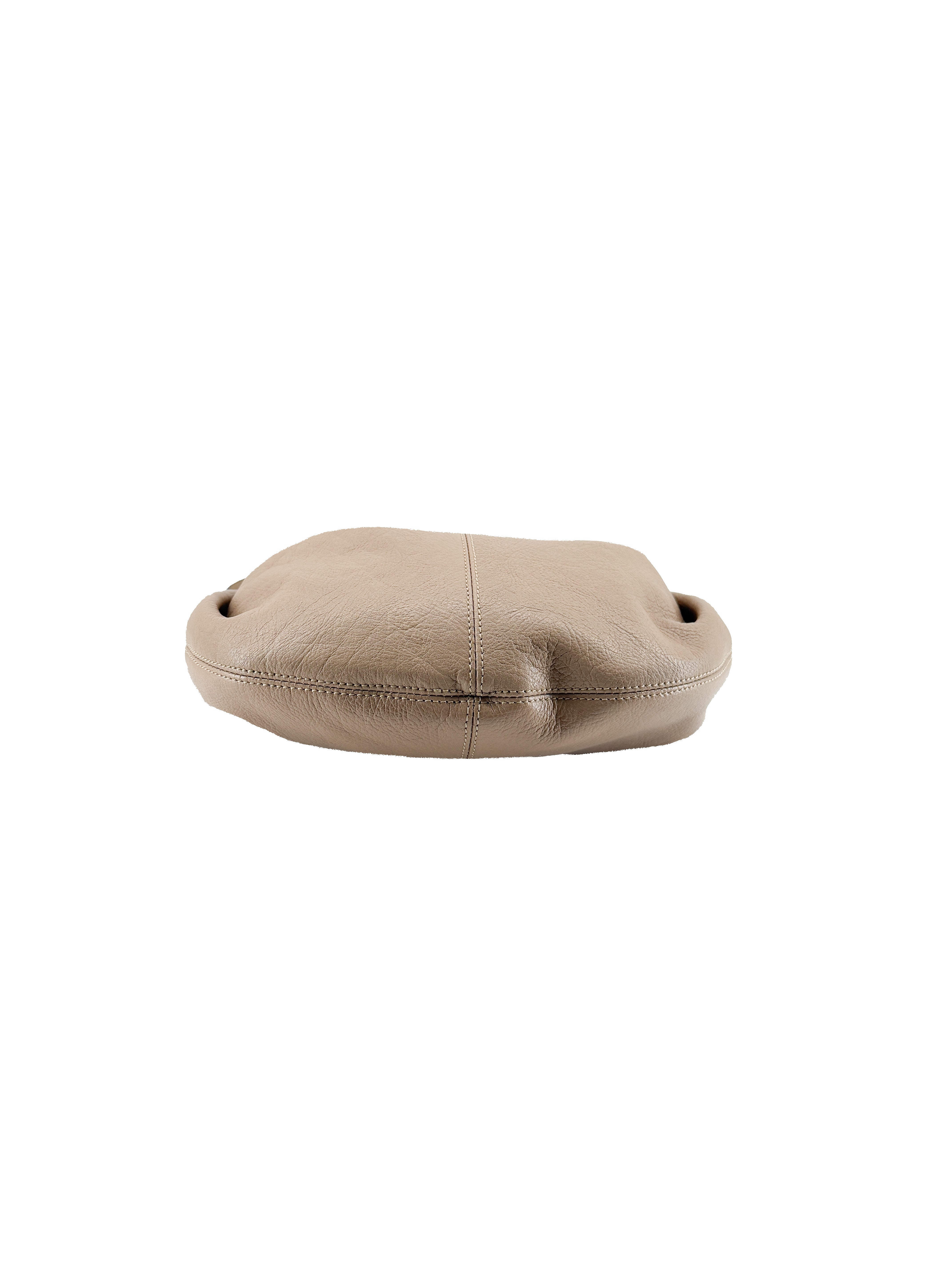 Chloé taupe leather small bracelet bag F0TNV8