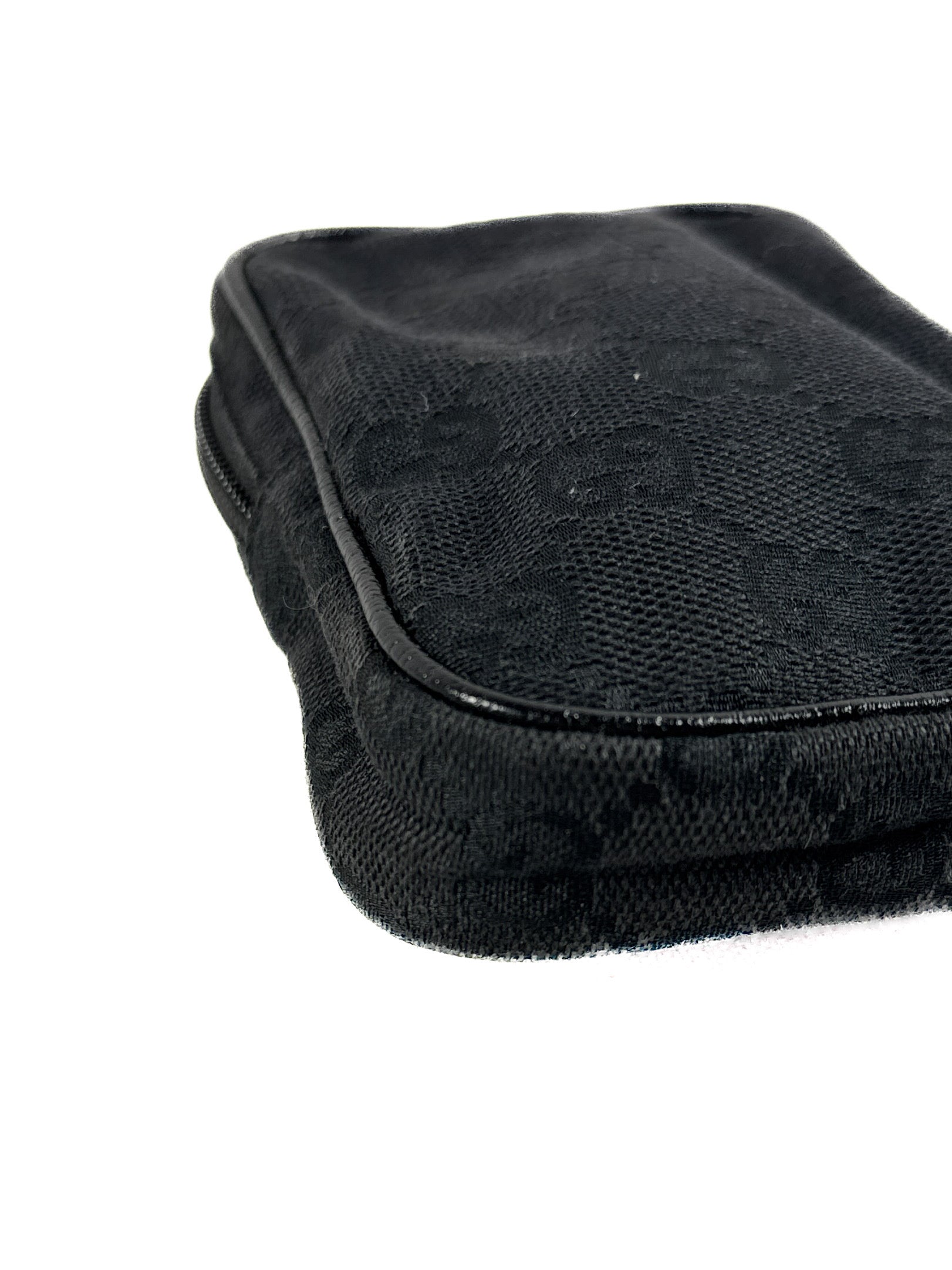 Gucci black signature small zip pouch 002404