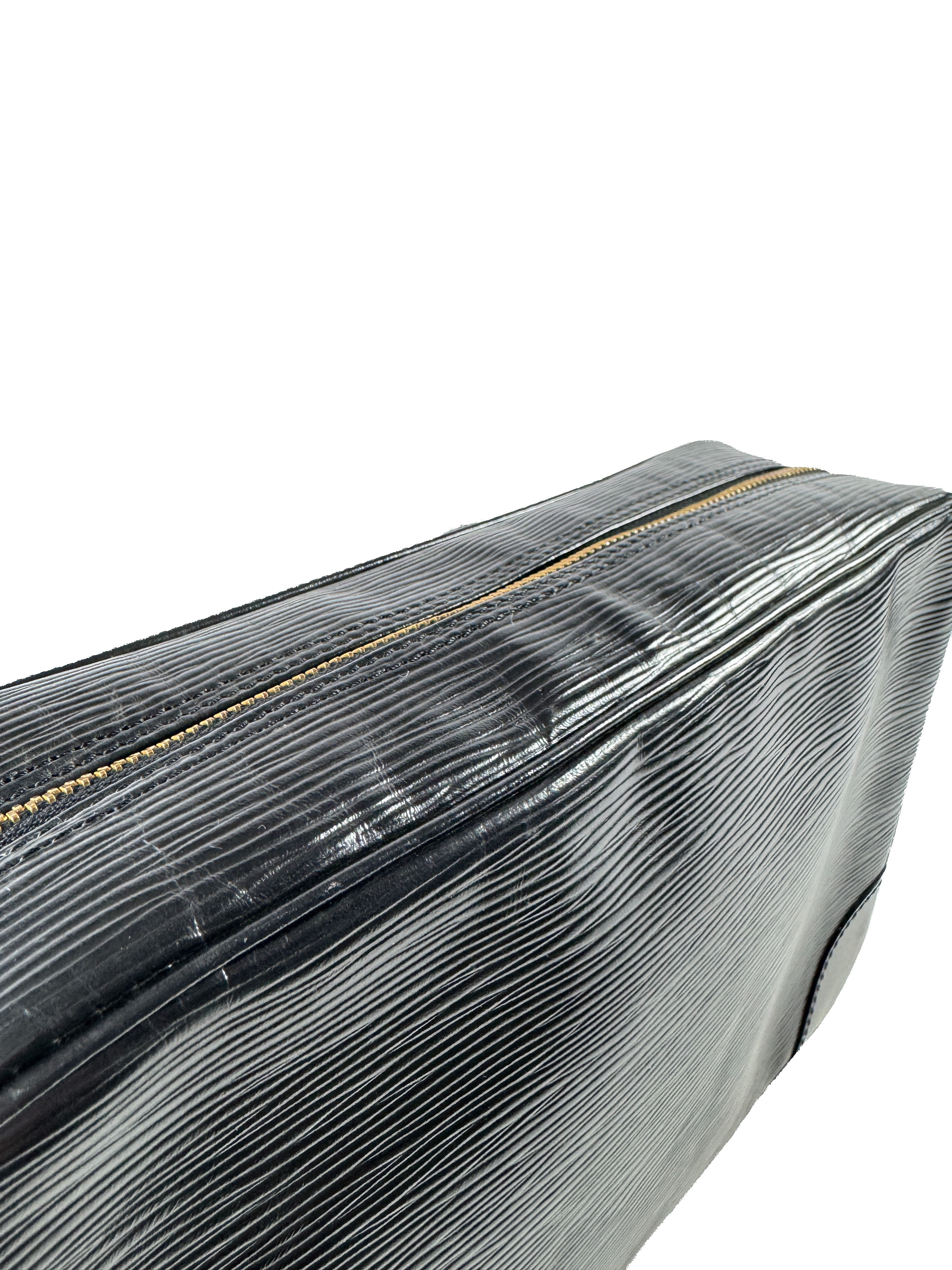 Louis Vuitton black epi trocadero 27 MI0950