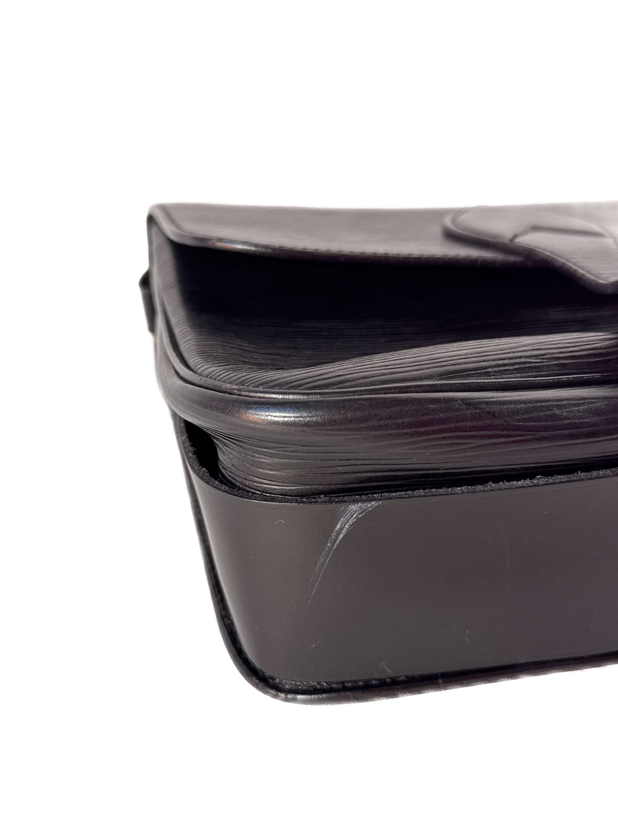 Louis Vuitton black epi Cartouchiere MM MI8901