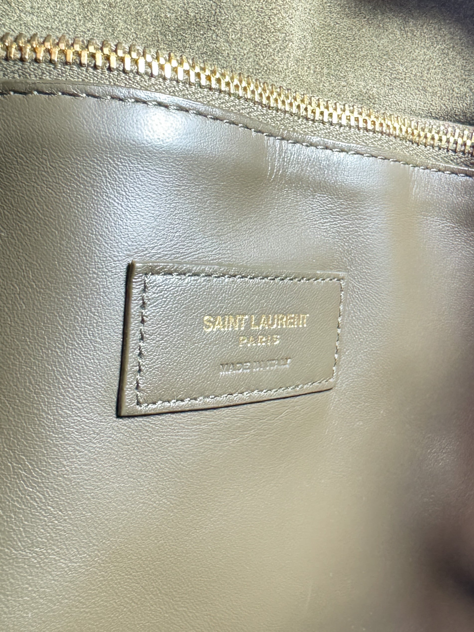 YSL Smooth Calfskin Large Le 5 A 7 Soft Hobo Light Musk GUE753837-1223