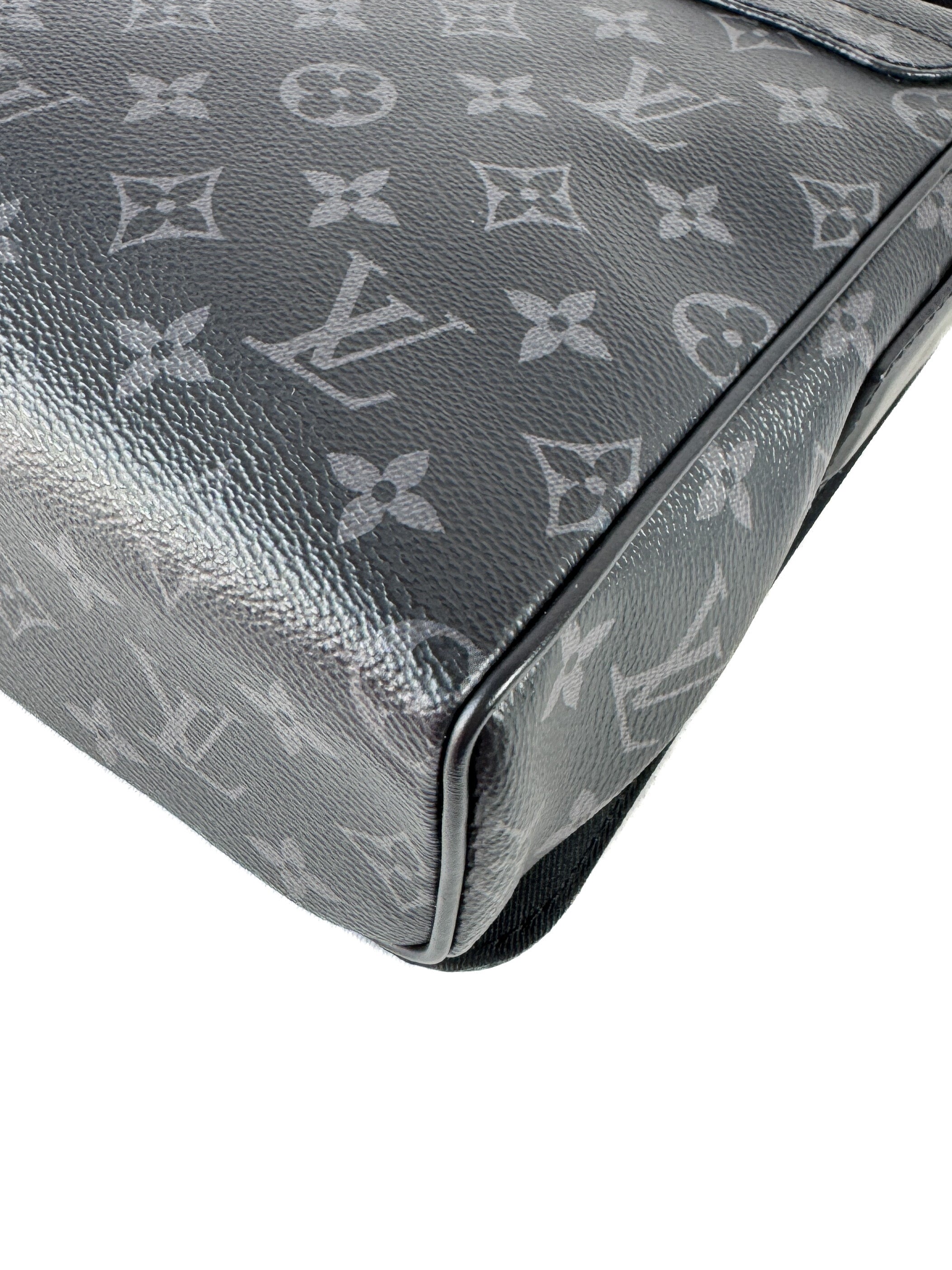 Louis Vuitton monogram Eclipse District PM CA2179