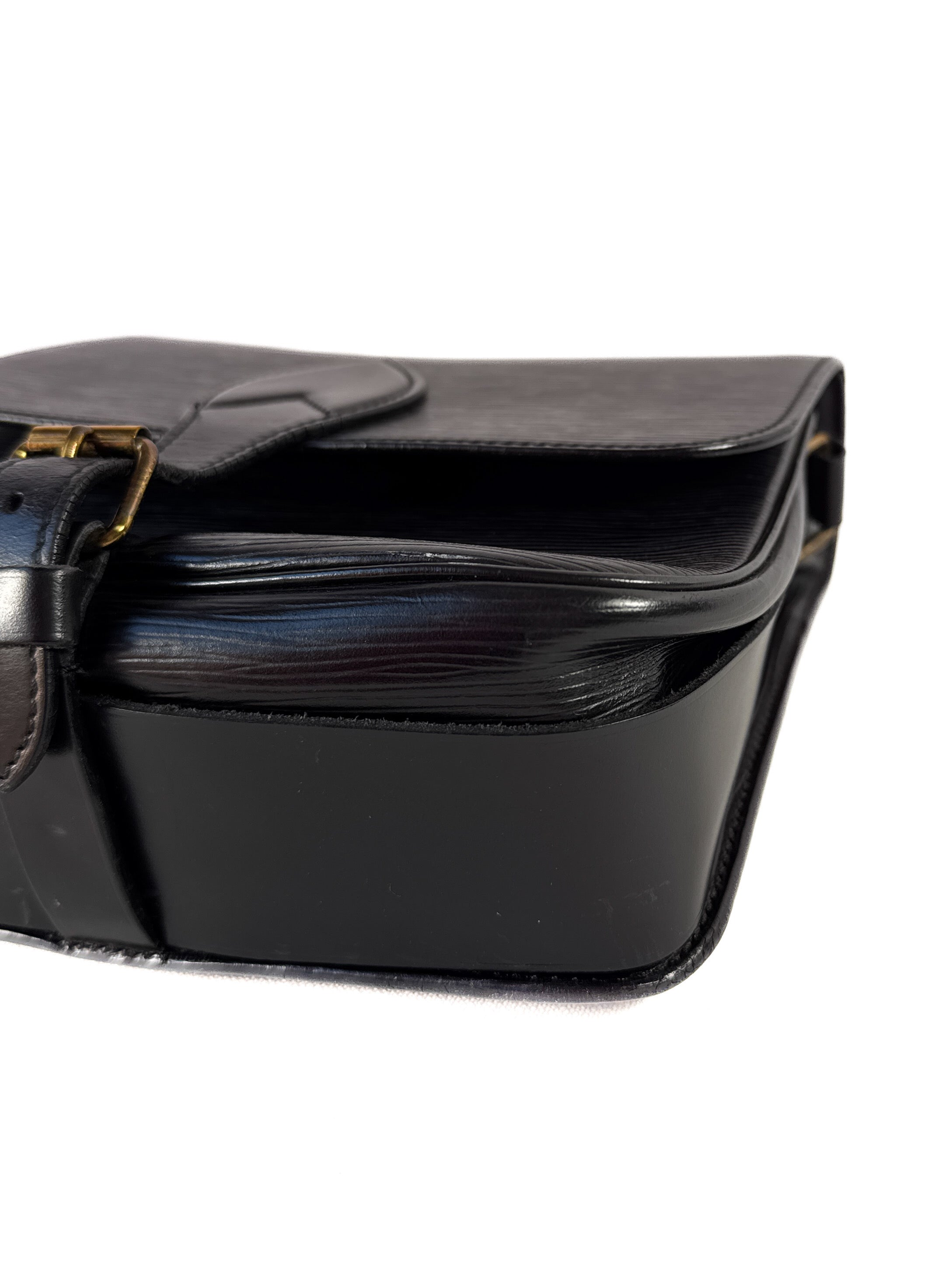 Louis Vuitton black epi Cartouchiere MM MI8901