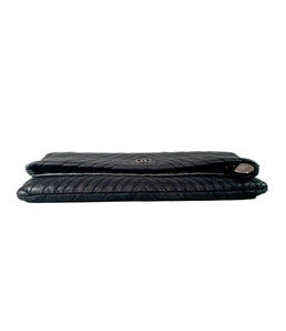 Chanel pewter chevron CC beauty clutch 21254464