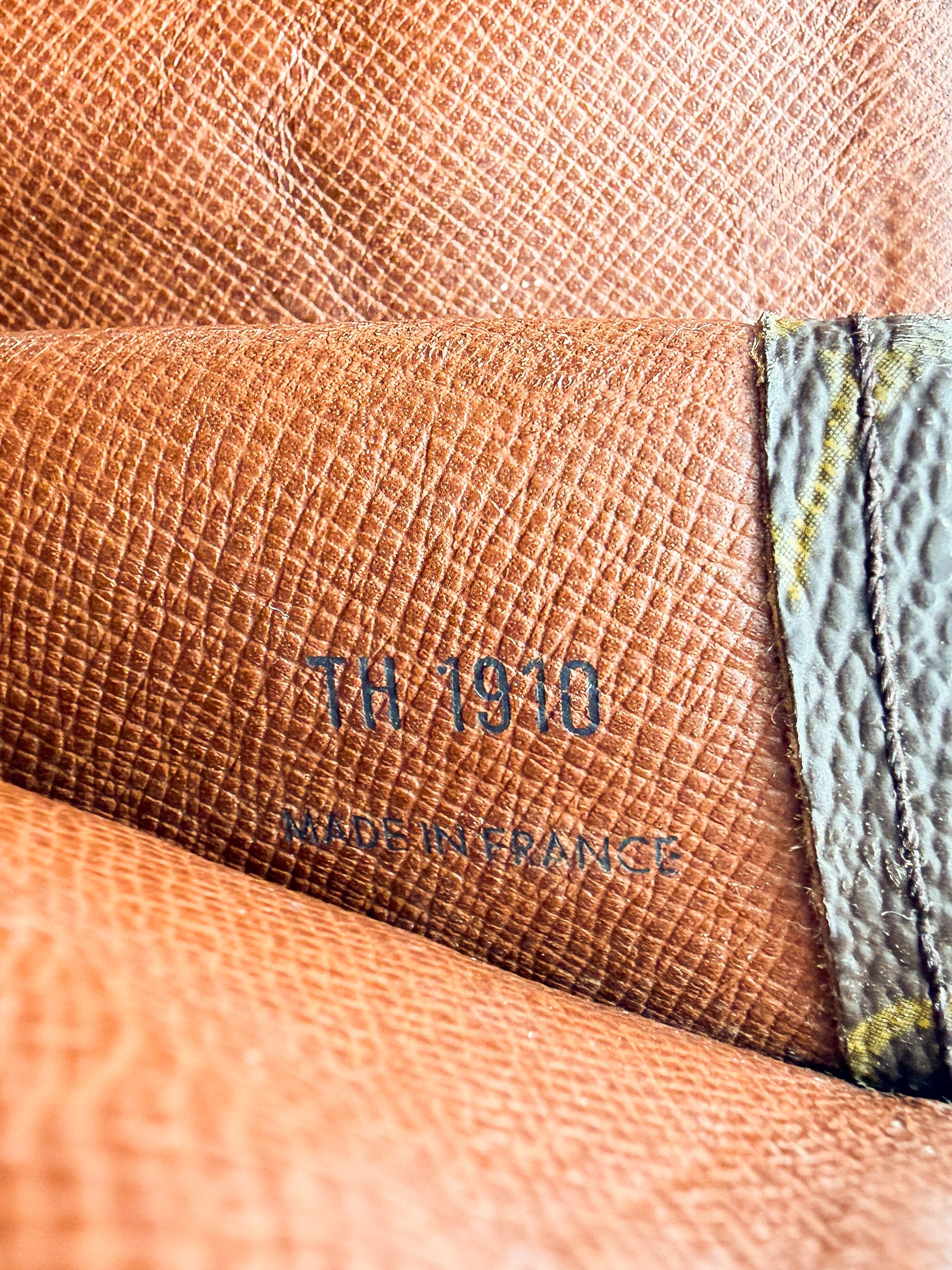 Louis Vuitton monogram porte documents case TH1910