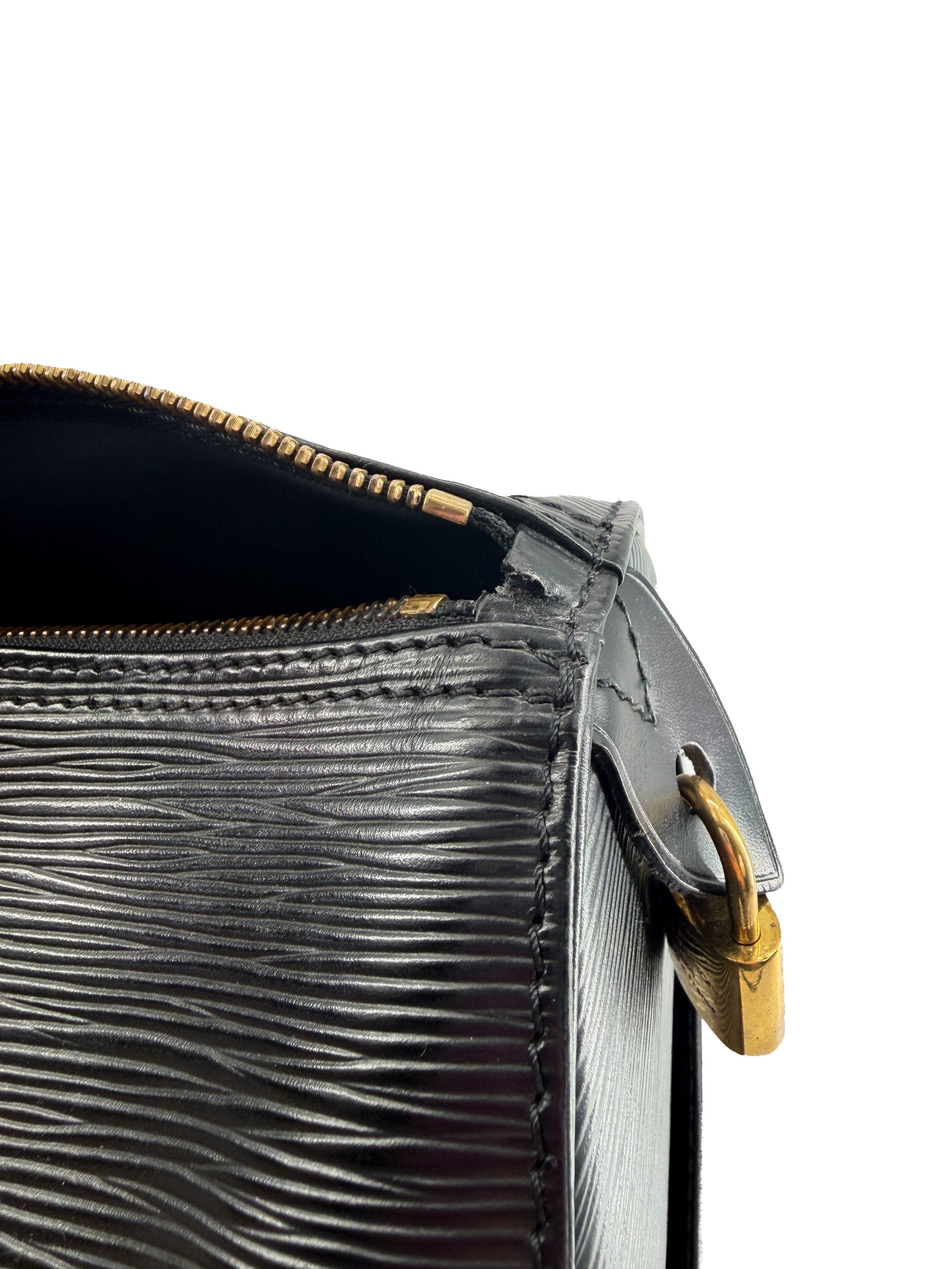 Louis Vuitton black epi Speedy 40 VI0921