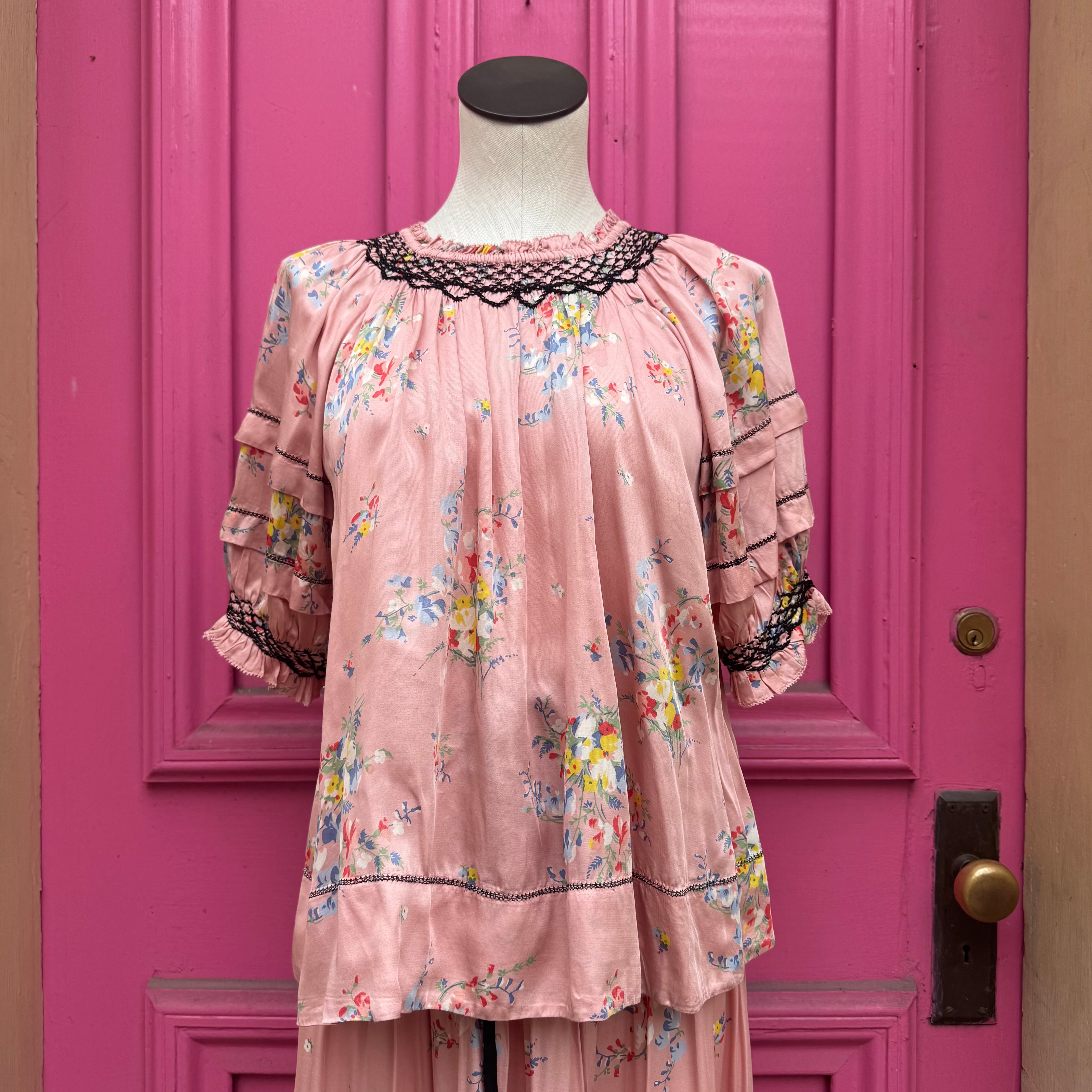 The Great pink floral short sleeve top size M/L