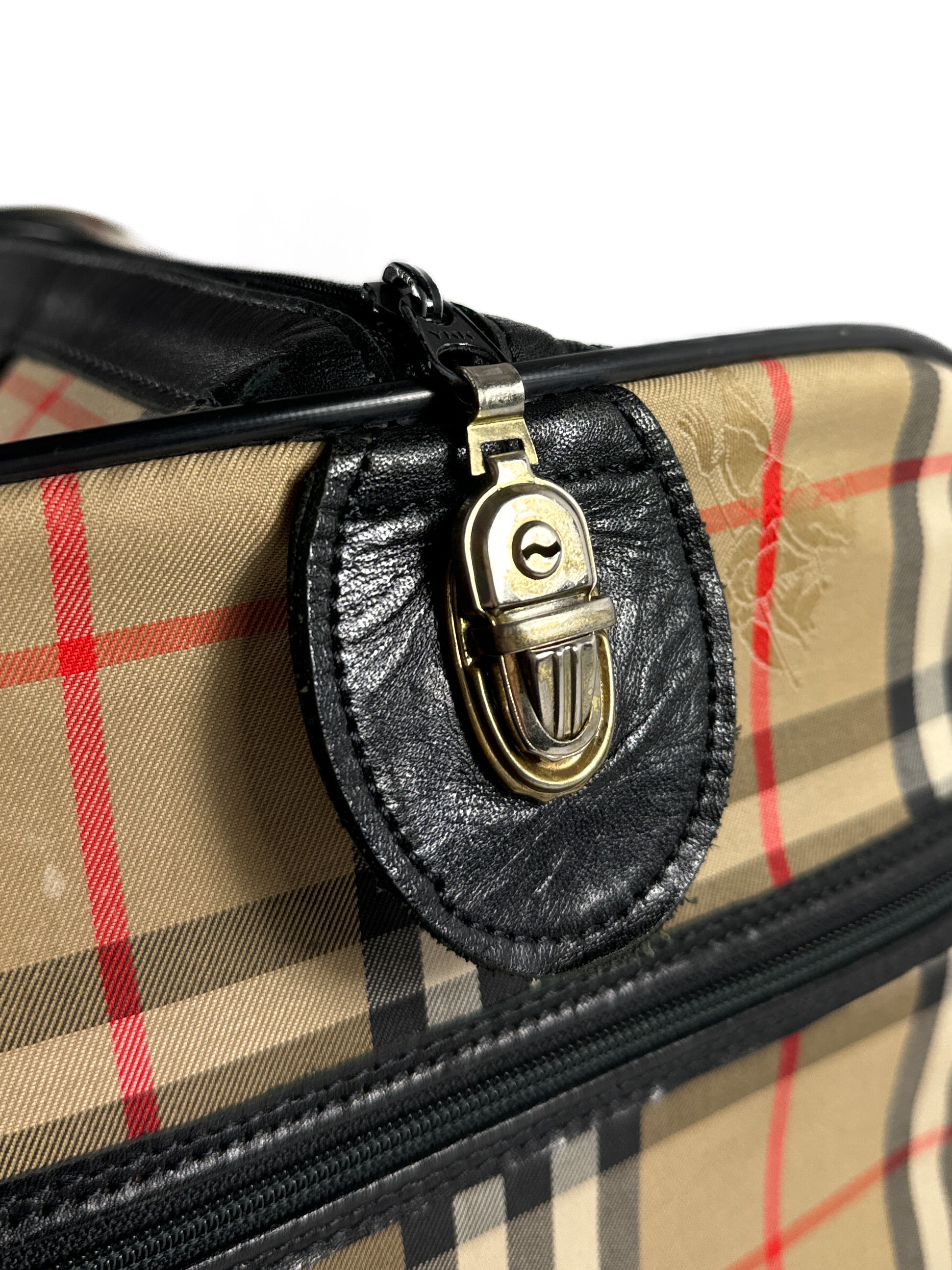 Burberrys vintage nova check travel bag **as is**