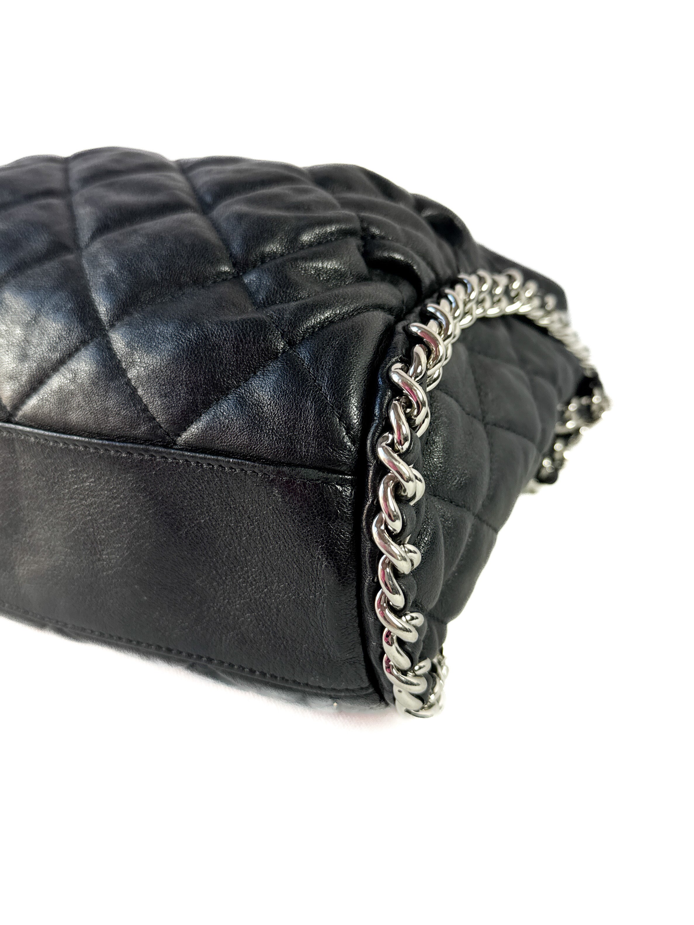 Chanel black chain around hobo quilted shoulder bag 15674661