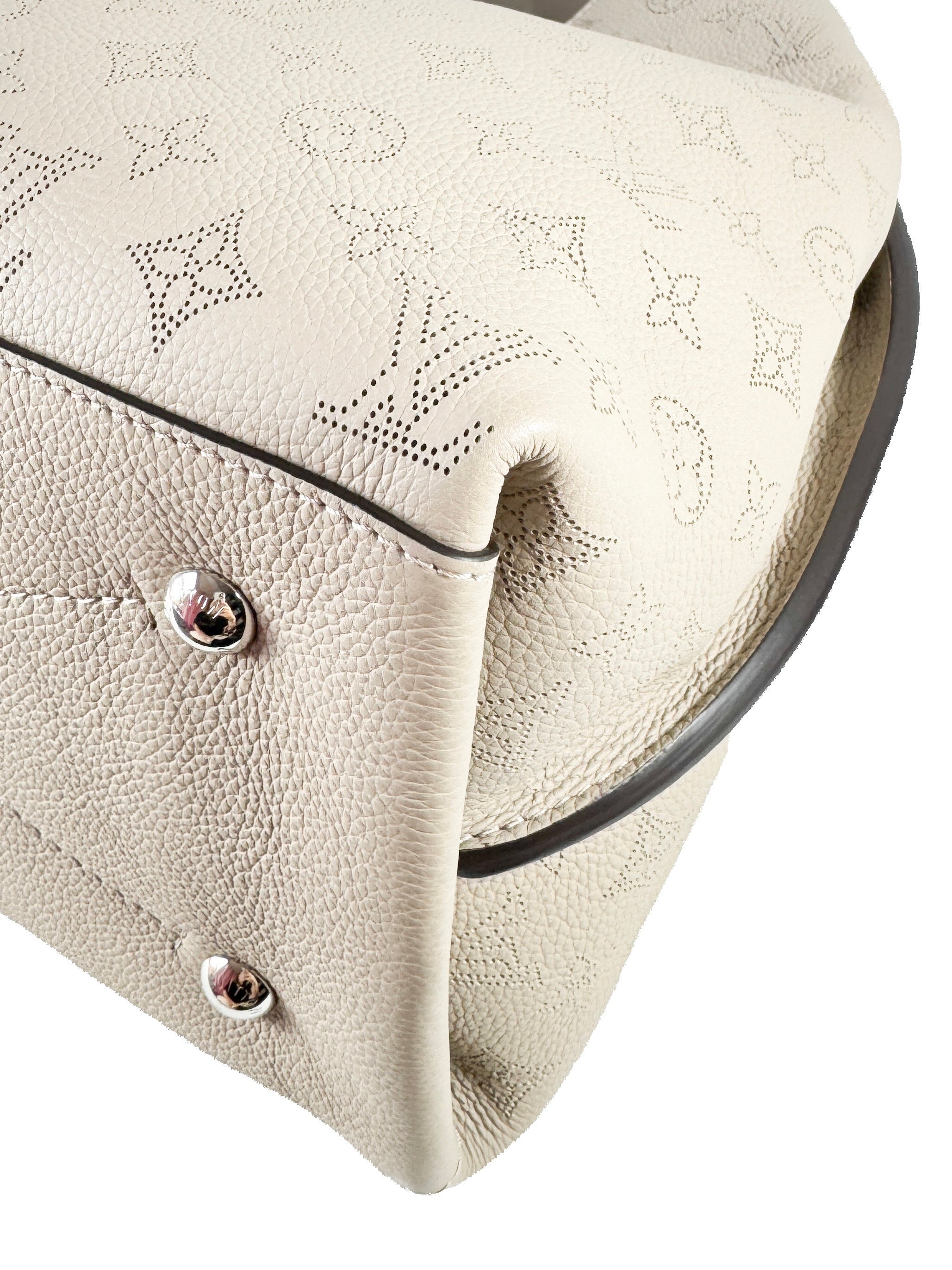 Louis Vuitton Carmel mahina leather shoulder bag NFC