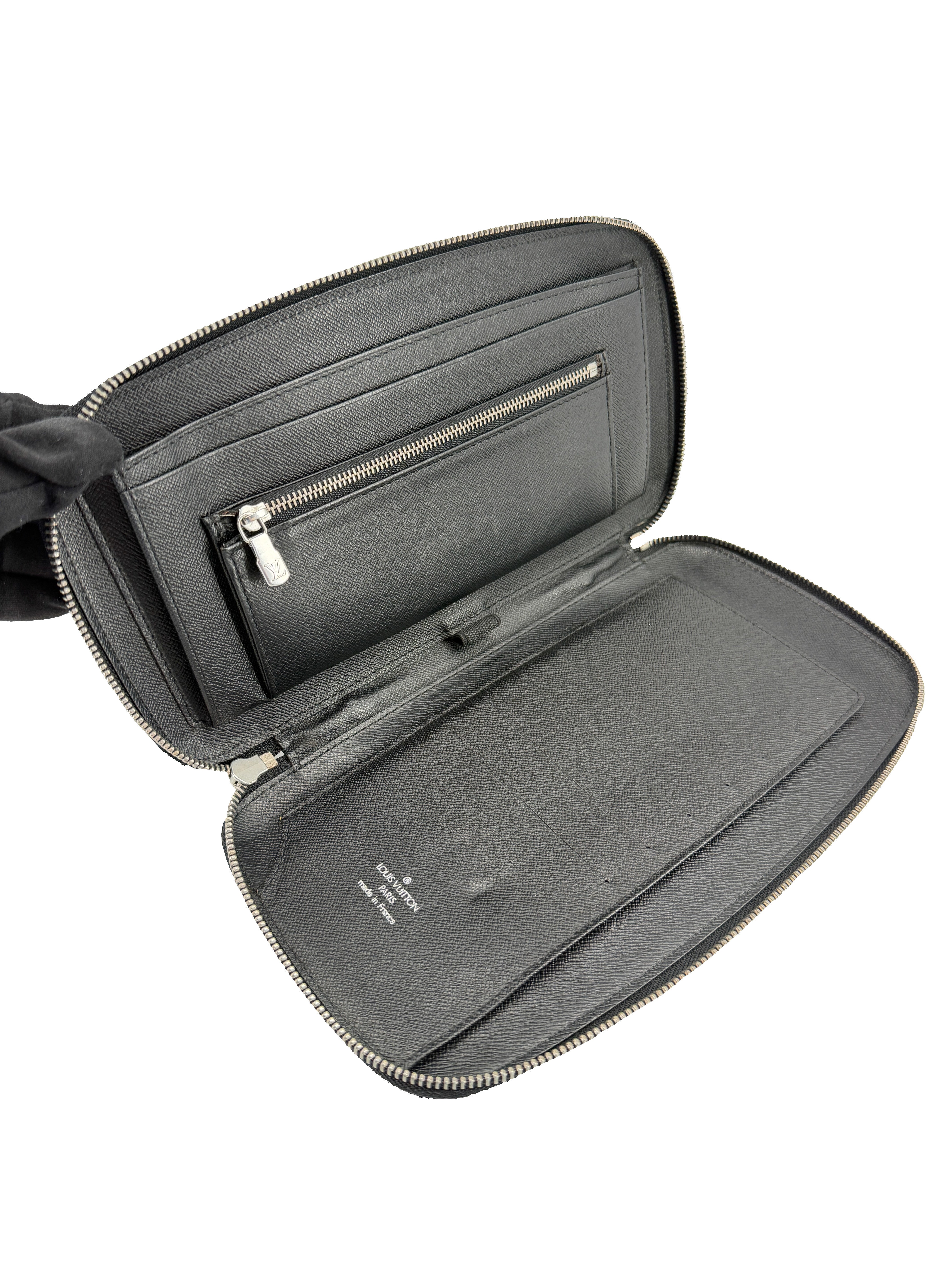 Louis Vuitton black taiga atoll travel organizer wallet MI1001