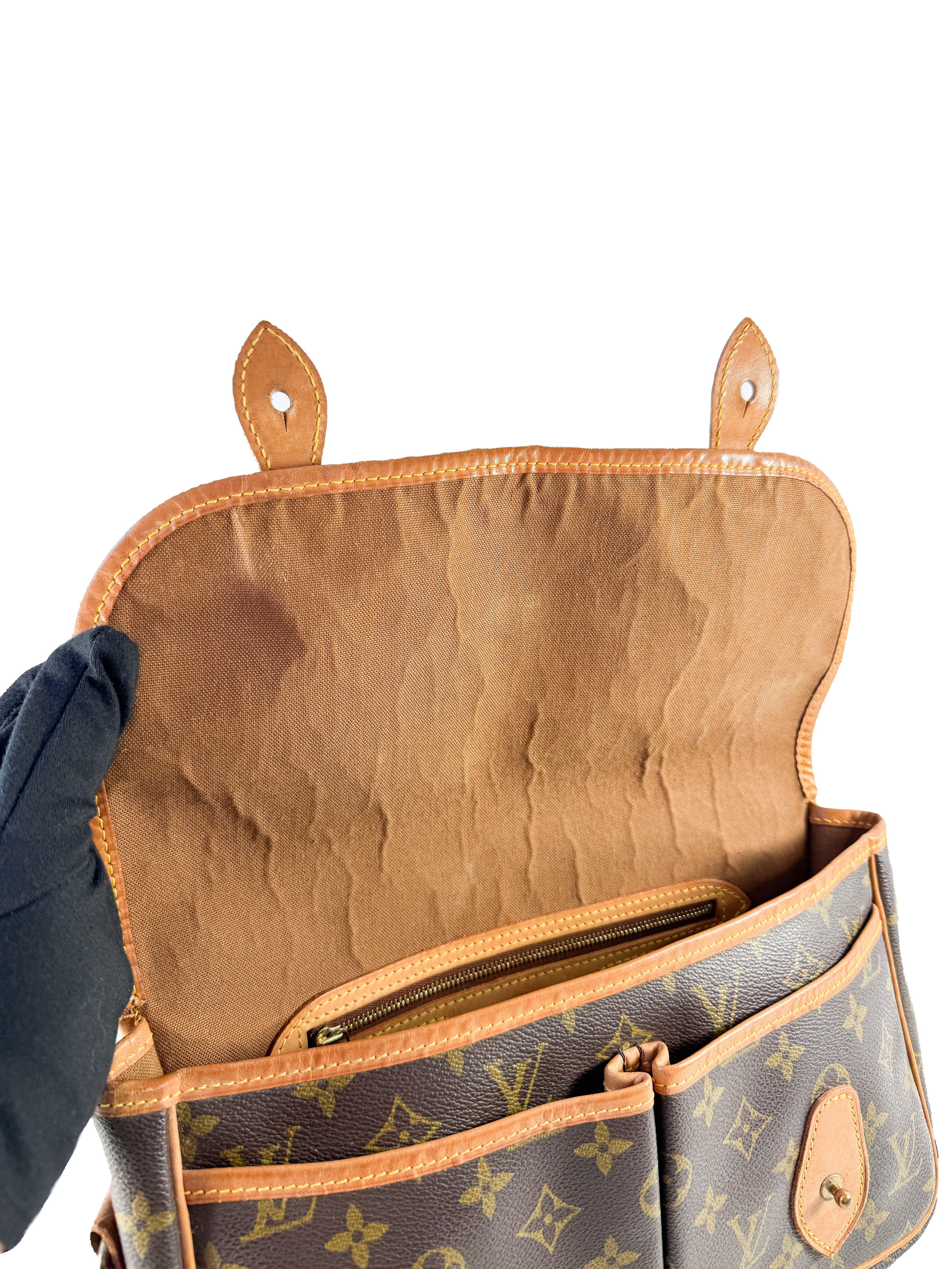 Louis Vuitton monogram Gibeciere MM crossbody AR0991