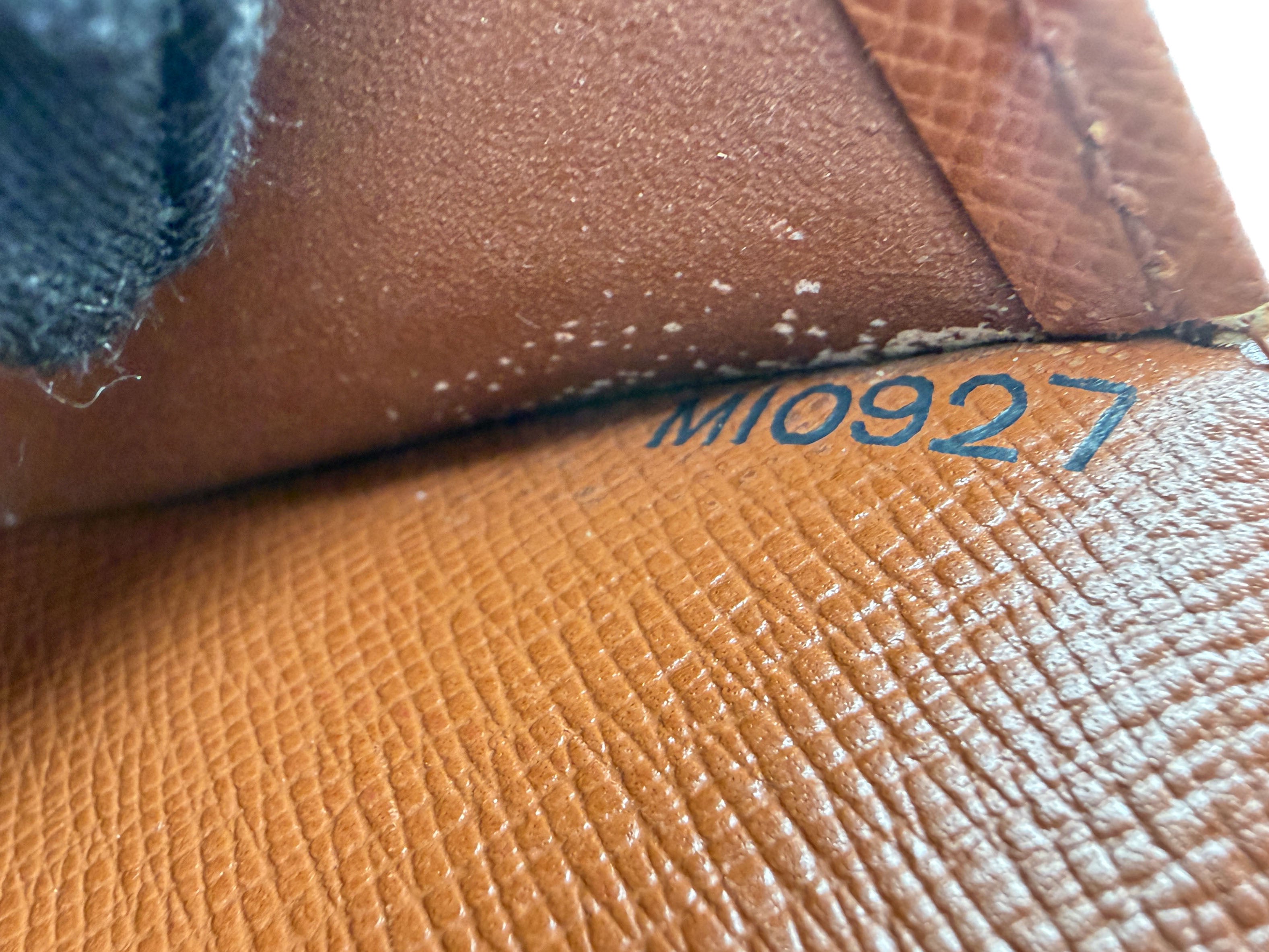 Louis Vuitton monogram small notebook cover MI0927