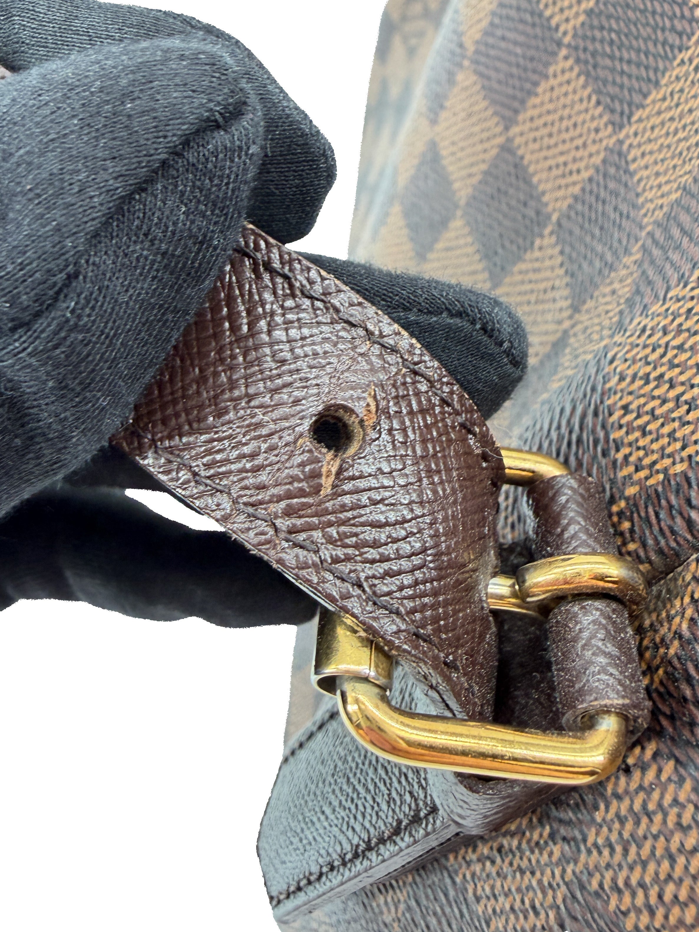Louis Vuitton damier ebene Belem MM AR0056