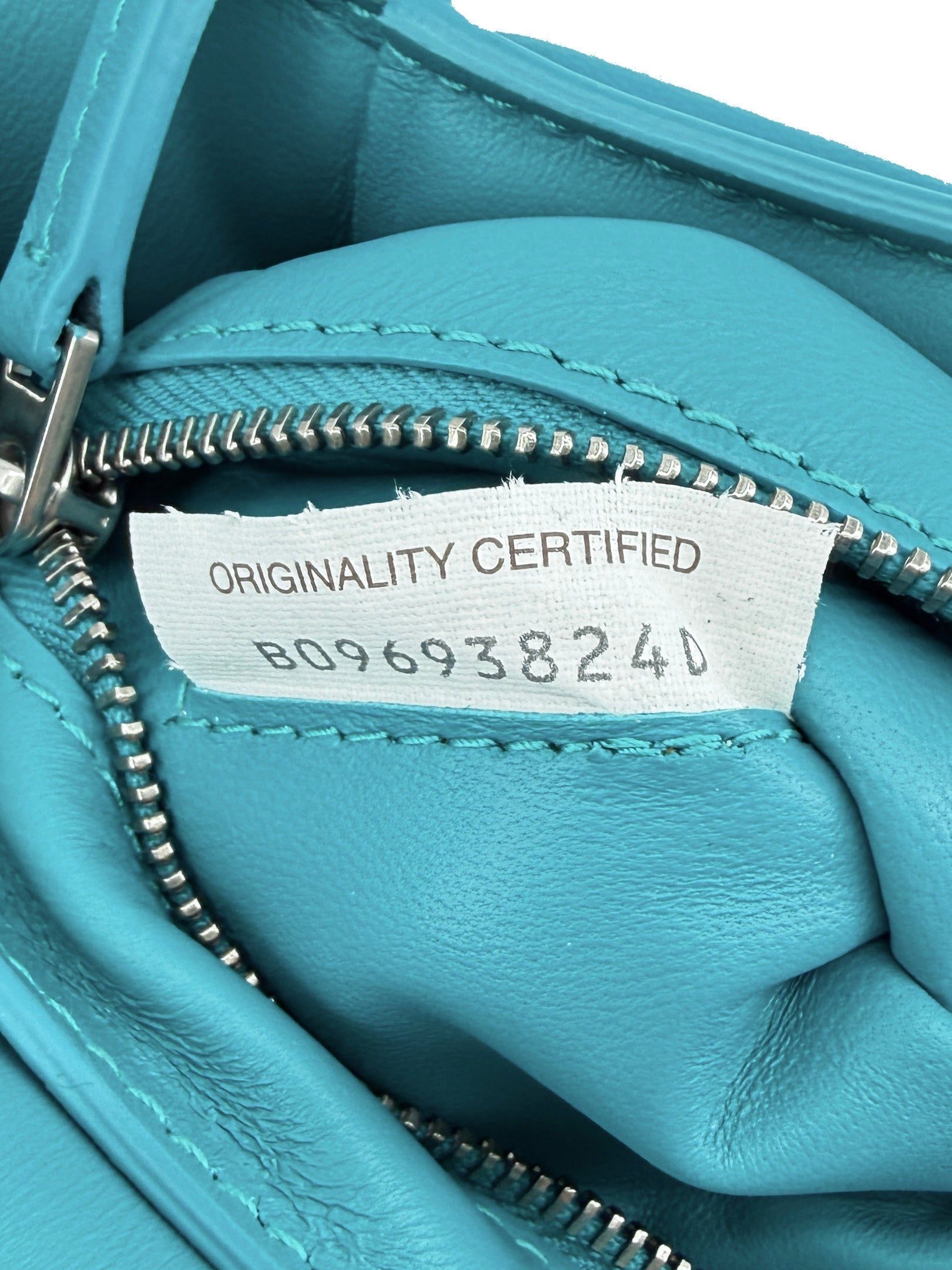 Bottega Veneta blue padded Cassette maxi bag B09693824D