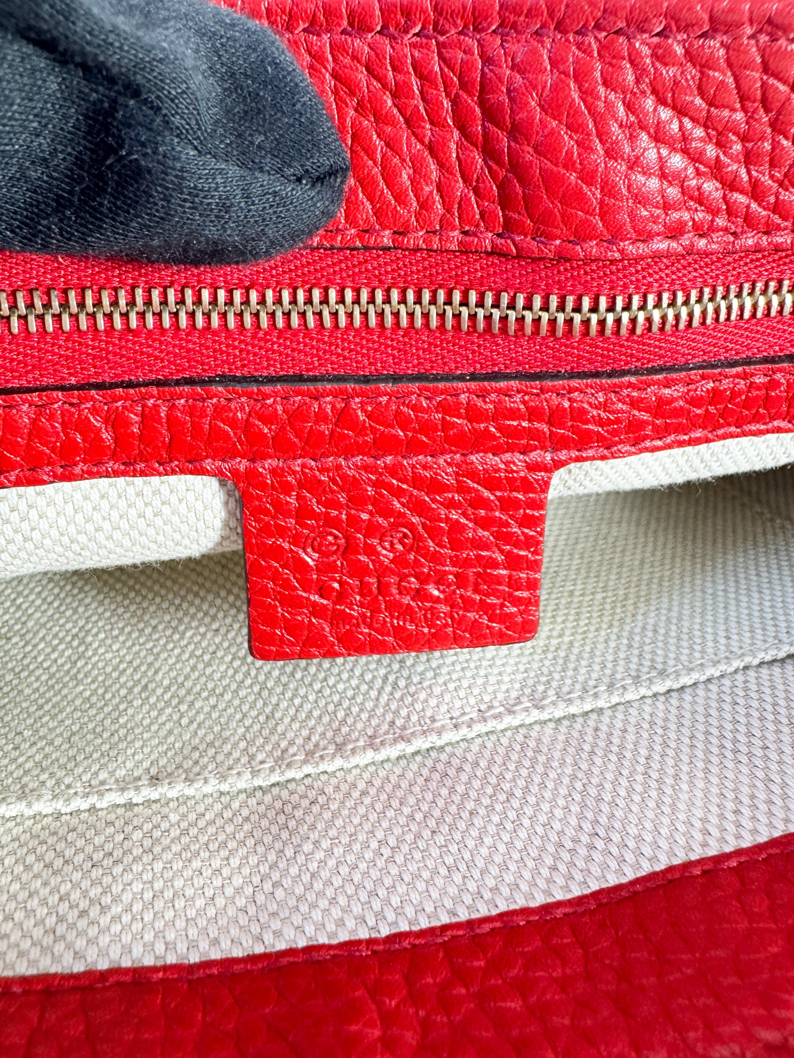 Gucci red leather Medium Soho Flap Crossbody 536224 213317