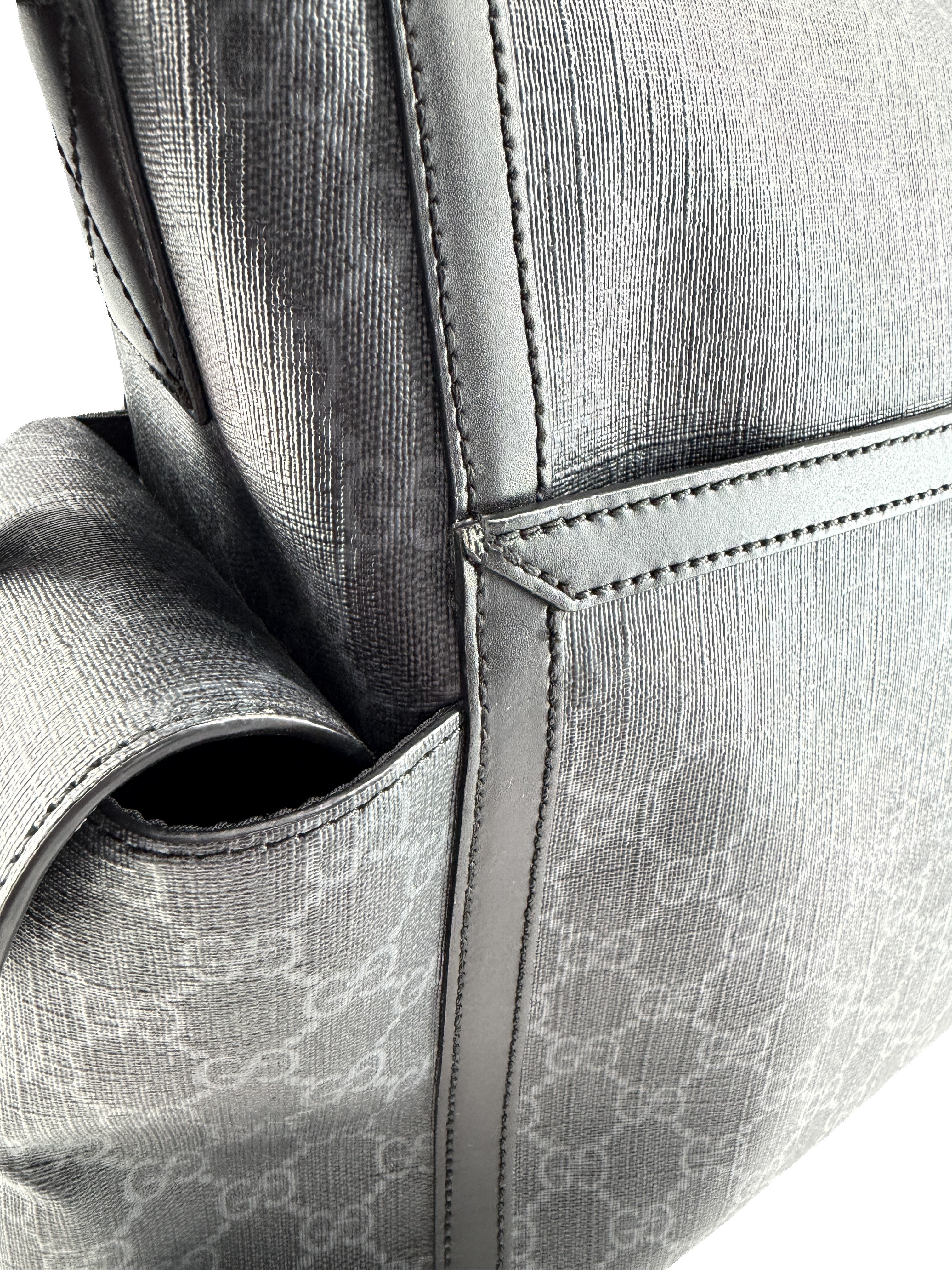 Gucci black GG Supreme messenger diaper bag 495909 525040